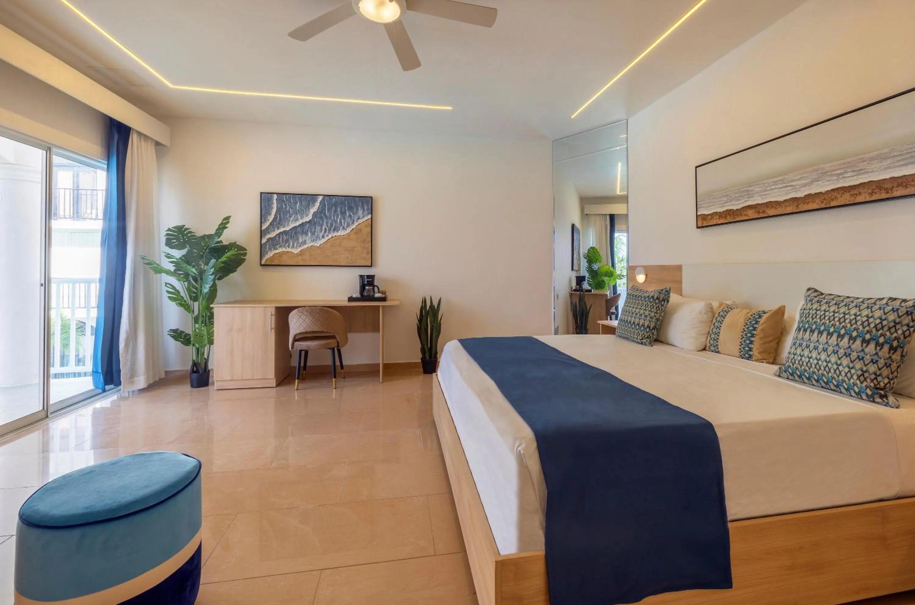 Bedroom, Bed in Hotel HM Alma de Bayahibe - Adults Only - All Inclusive