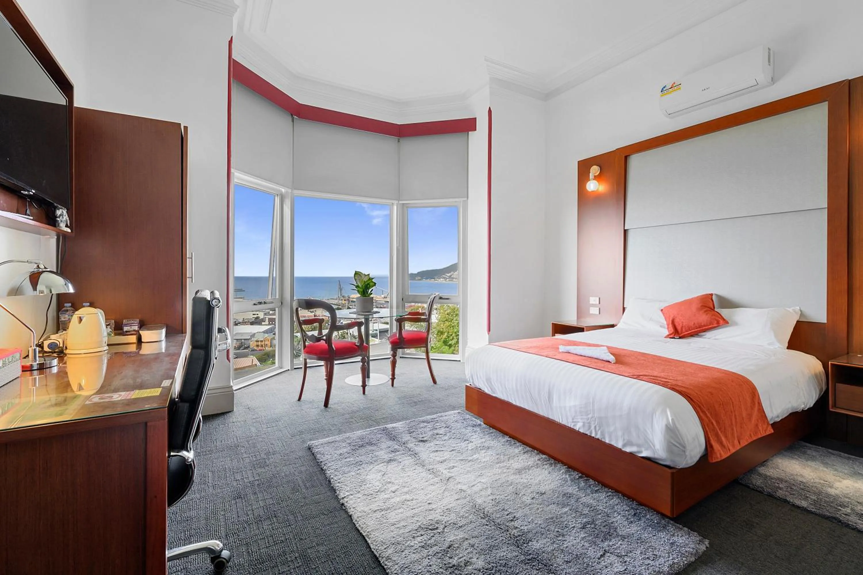 Bed in Oakleigh House