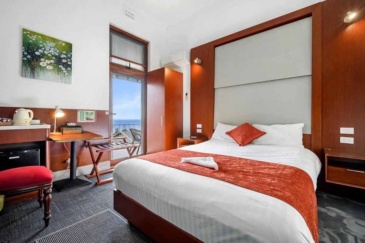 Bed in Oakleigh House