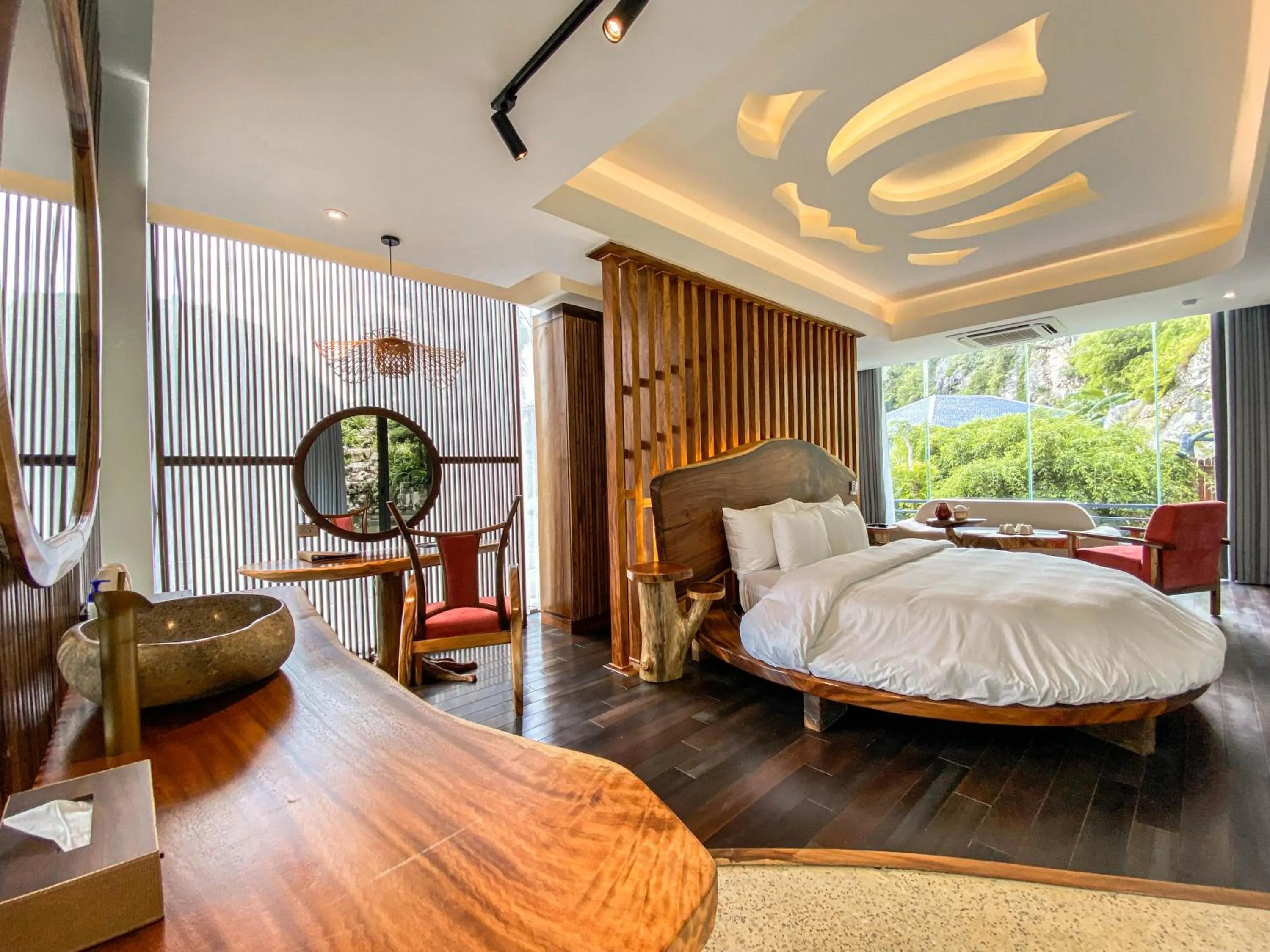 Bed in Minawa Kenhga Resort & Spa Ninh Binh