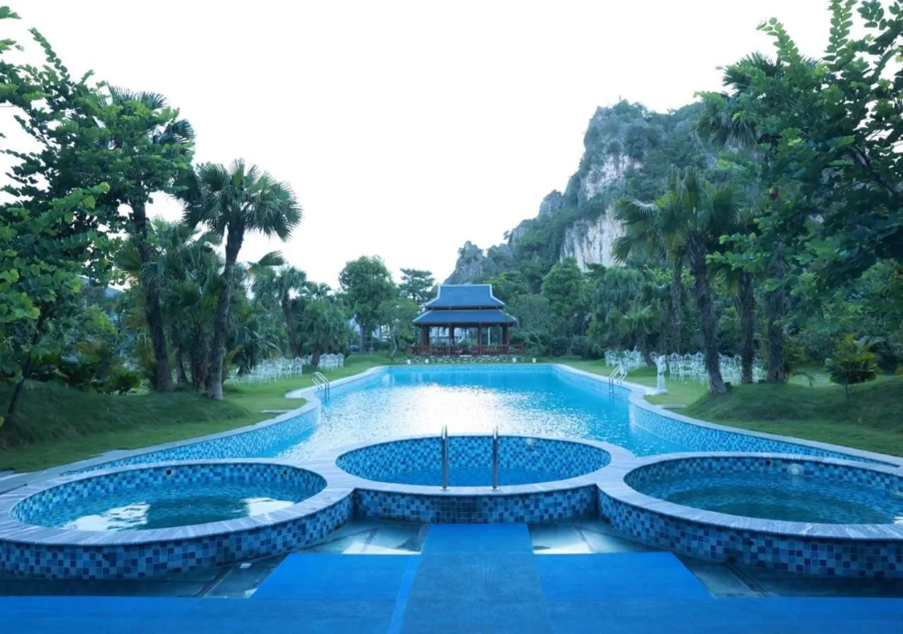 Swimming pool in Minawa Kenhga Resort & Spa Ninh Binh