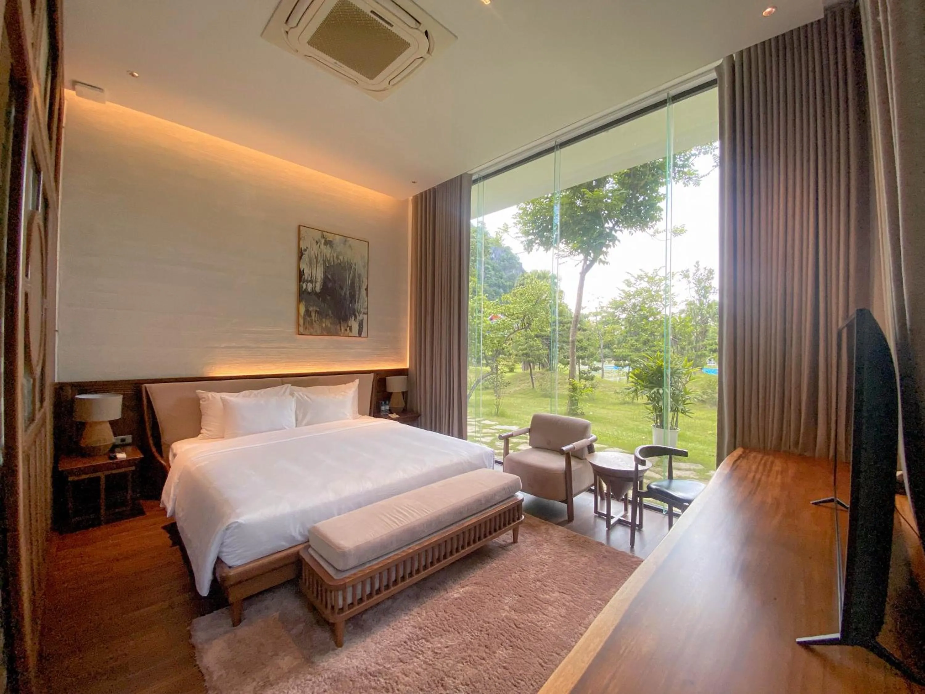 Bedroom in Minawa Kenhga Resort & Spa Ninh Binh