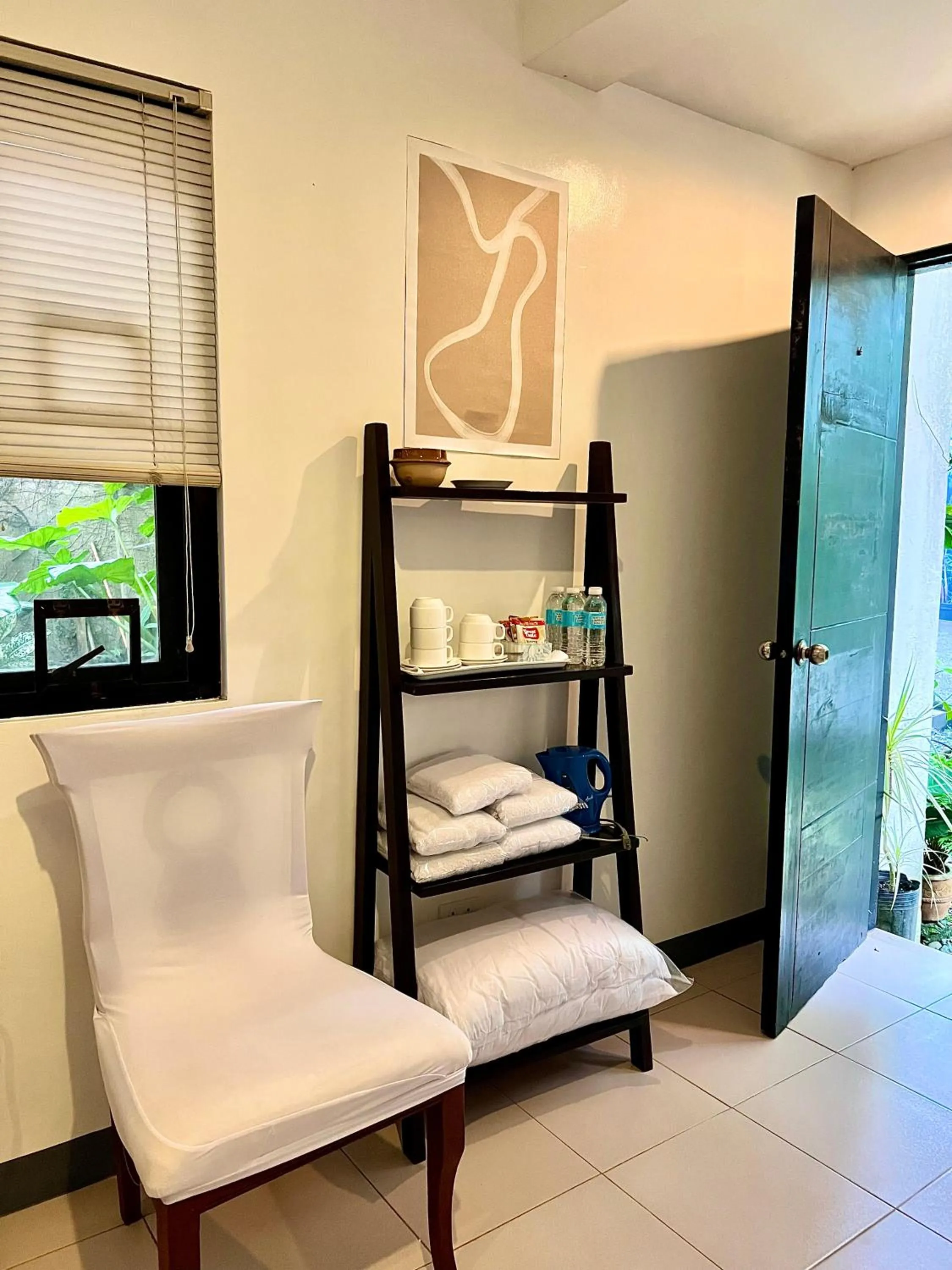 Drinks in Auntie Gigi's Place