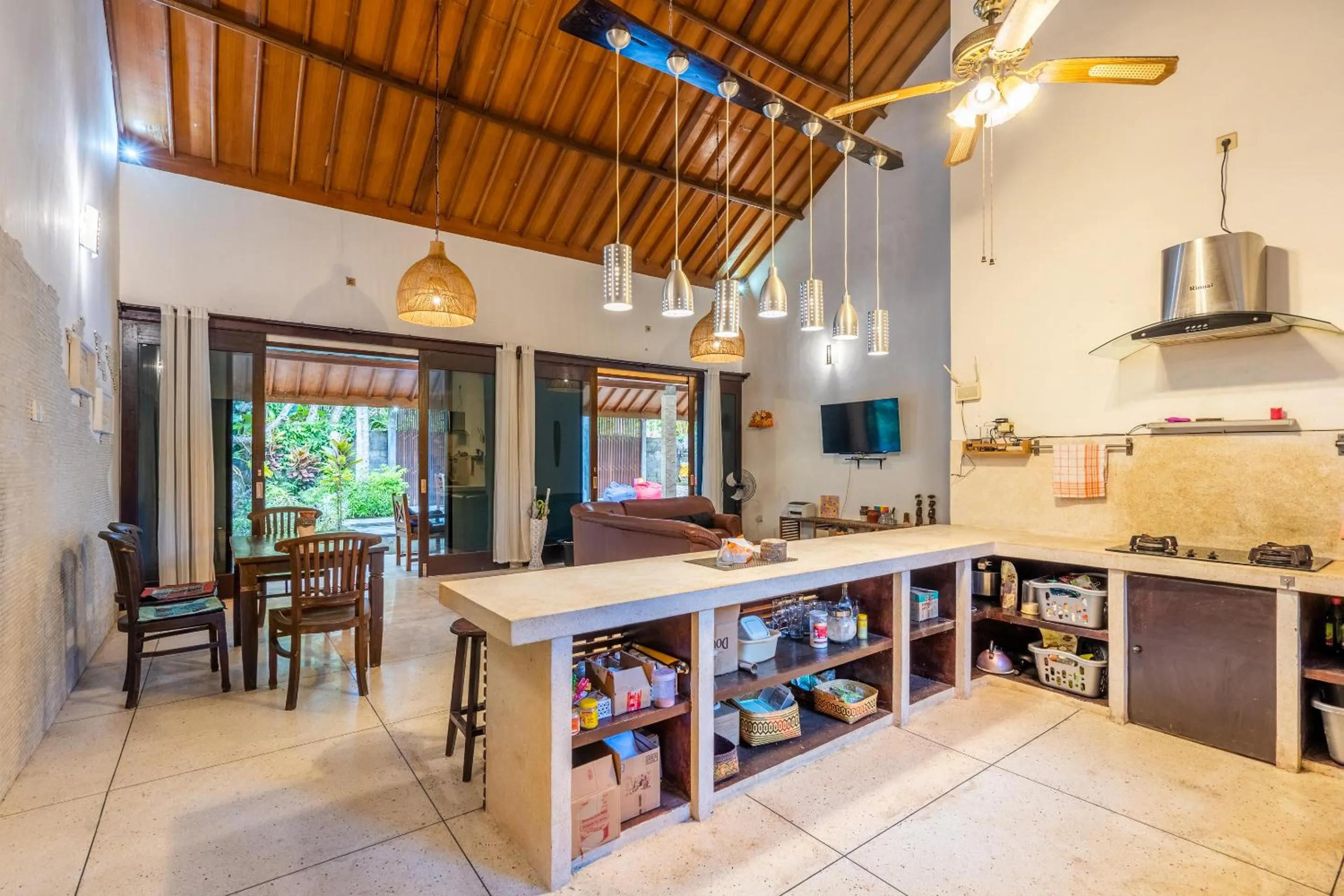 TV and multimedia in Surya Villa Manggis