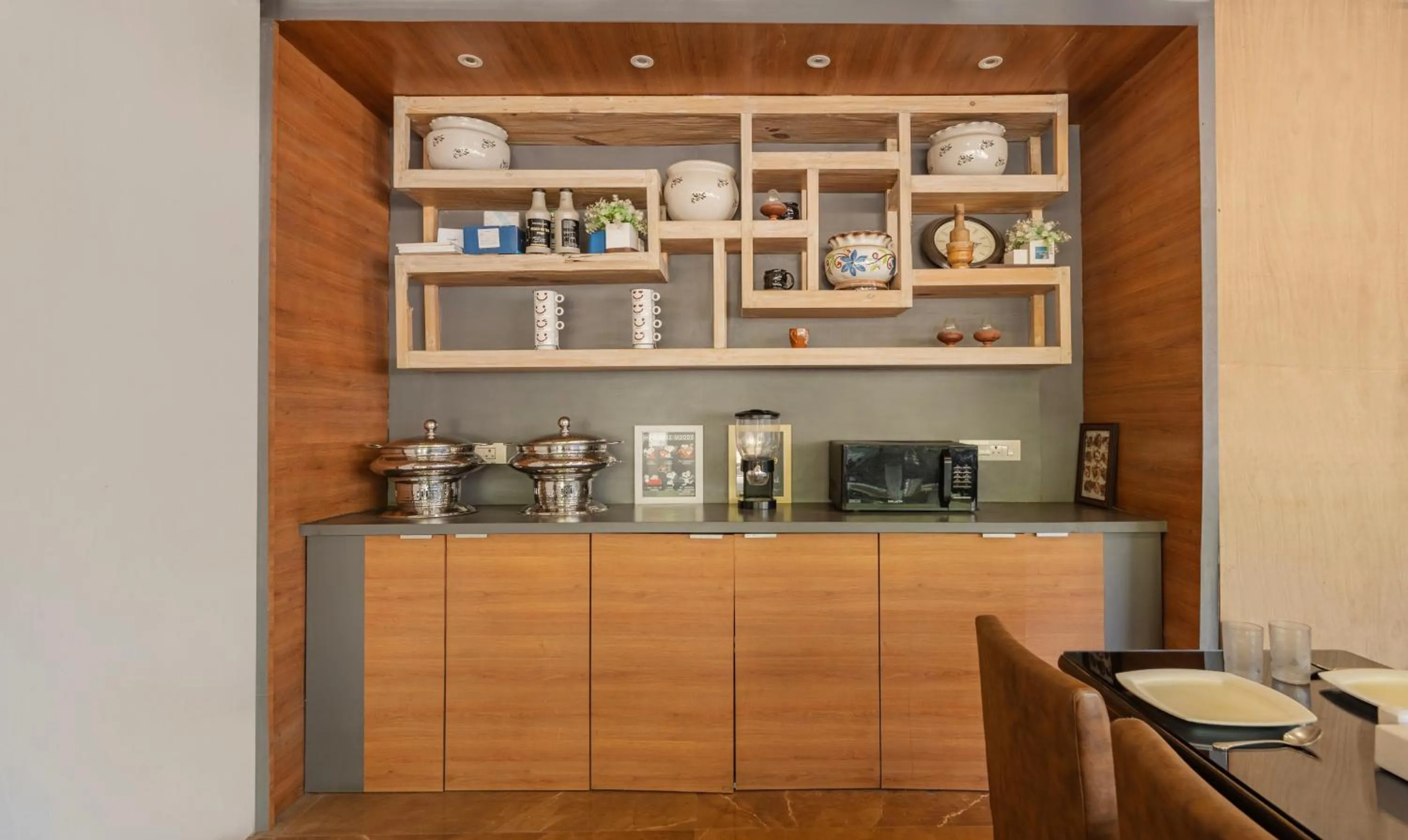 Restaurant/places to eat in Treebo Seven Olives