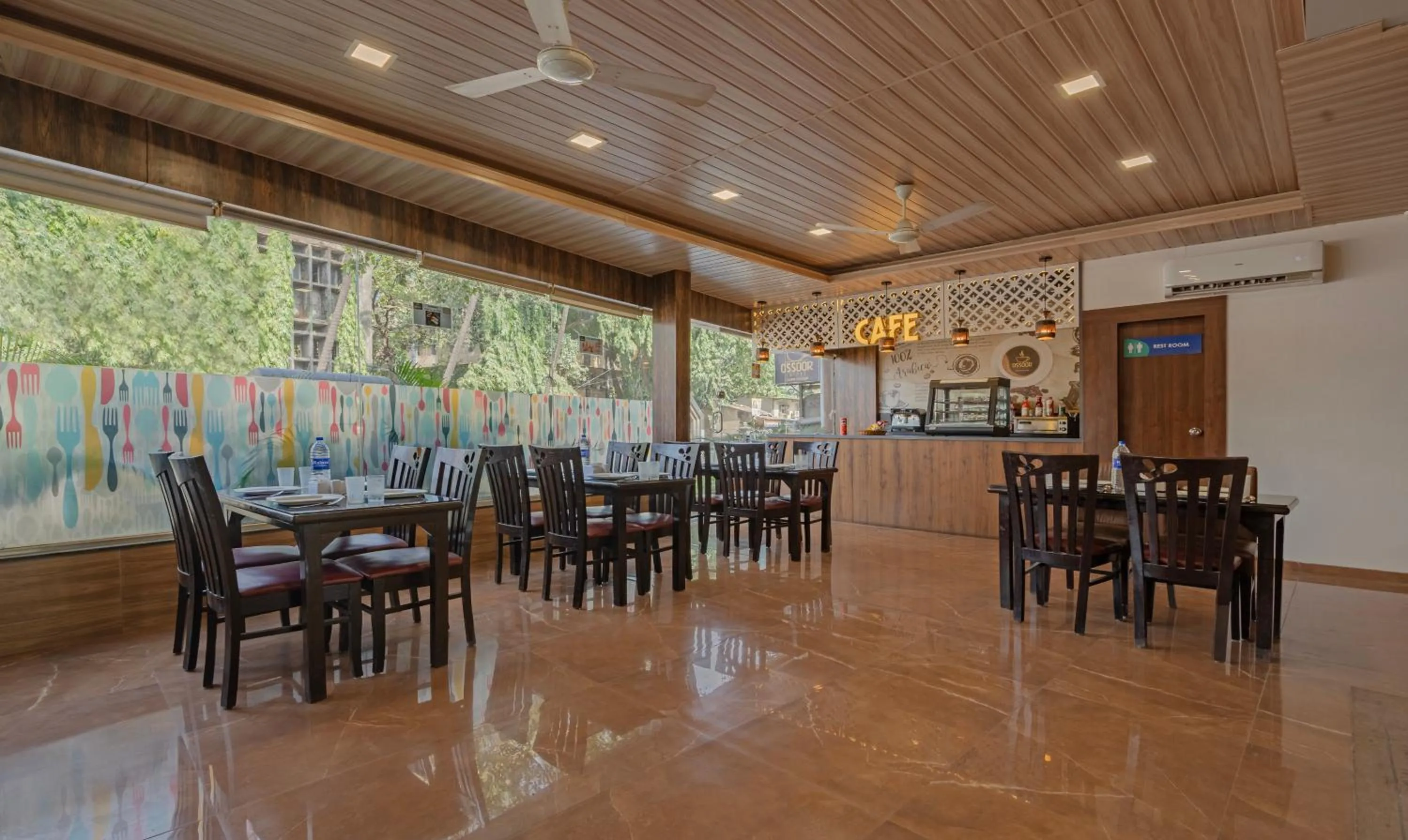 Restaurant/places to eat in Treebo Seven Olives