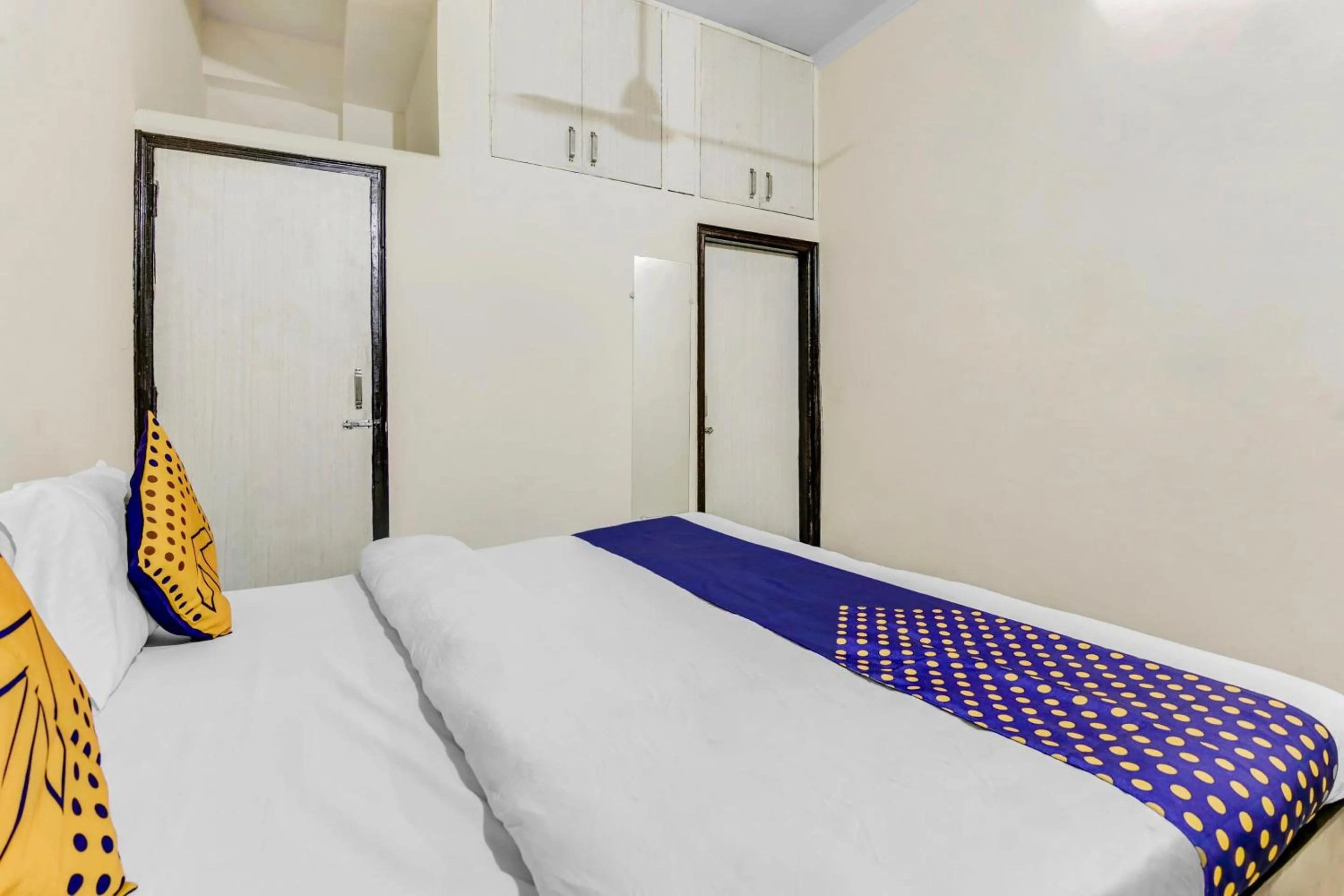 Bedroom, Bed in Hotel O Country Residency