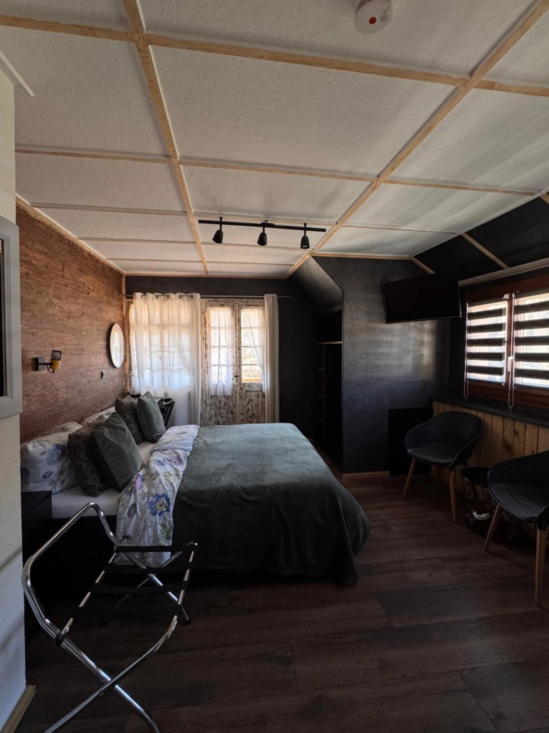 Photo of the whole room, Bed in Chalet MOOS