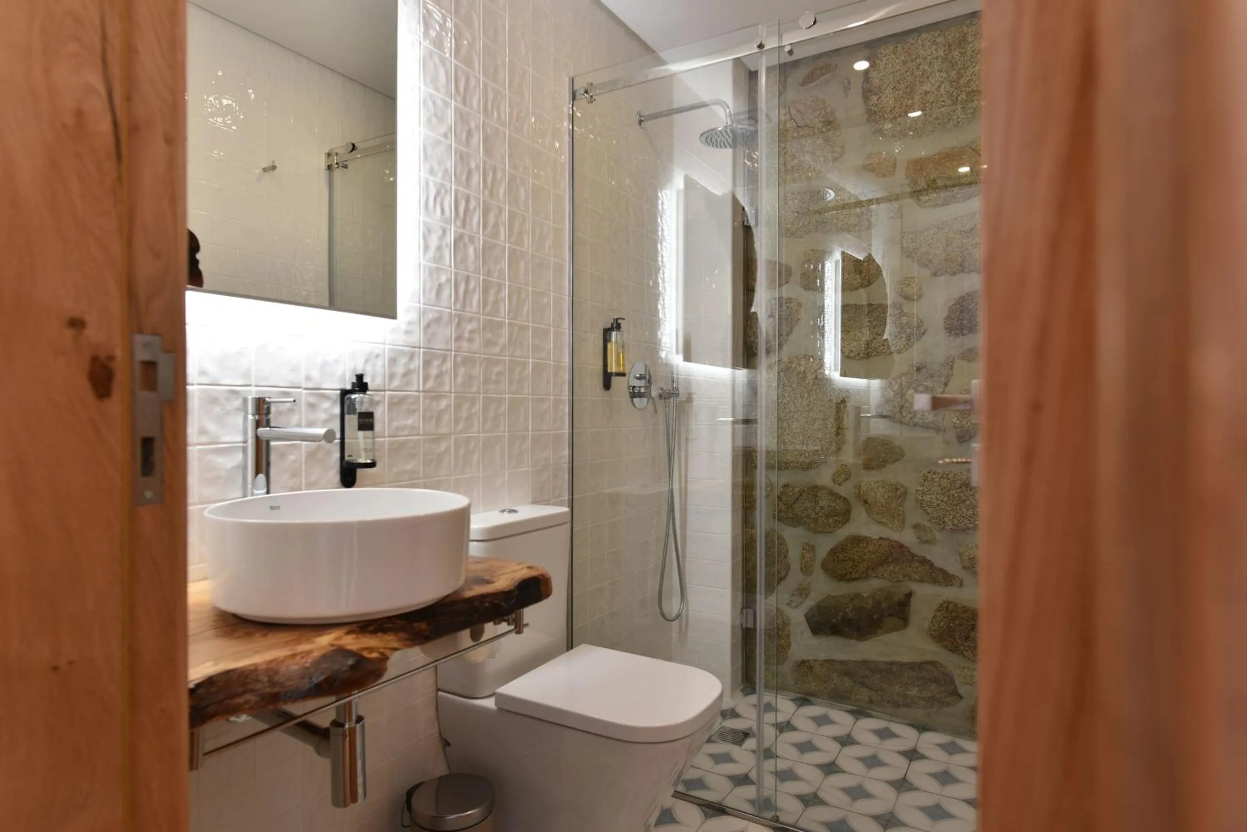 Shower in Feel Discovery Casa da Pedra