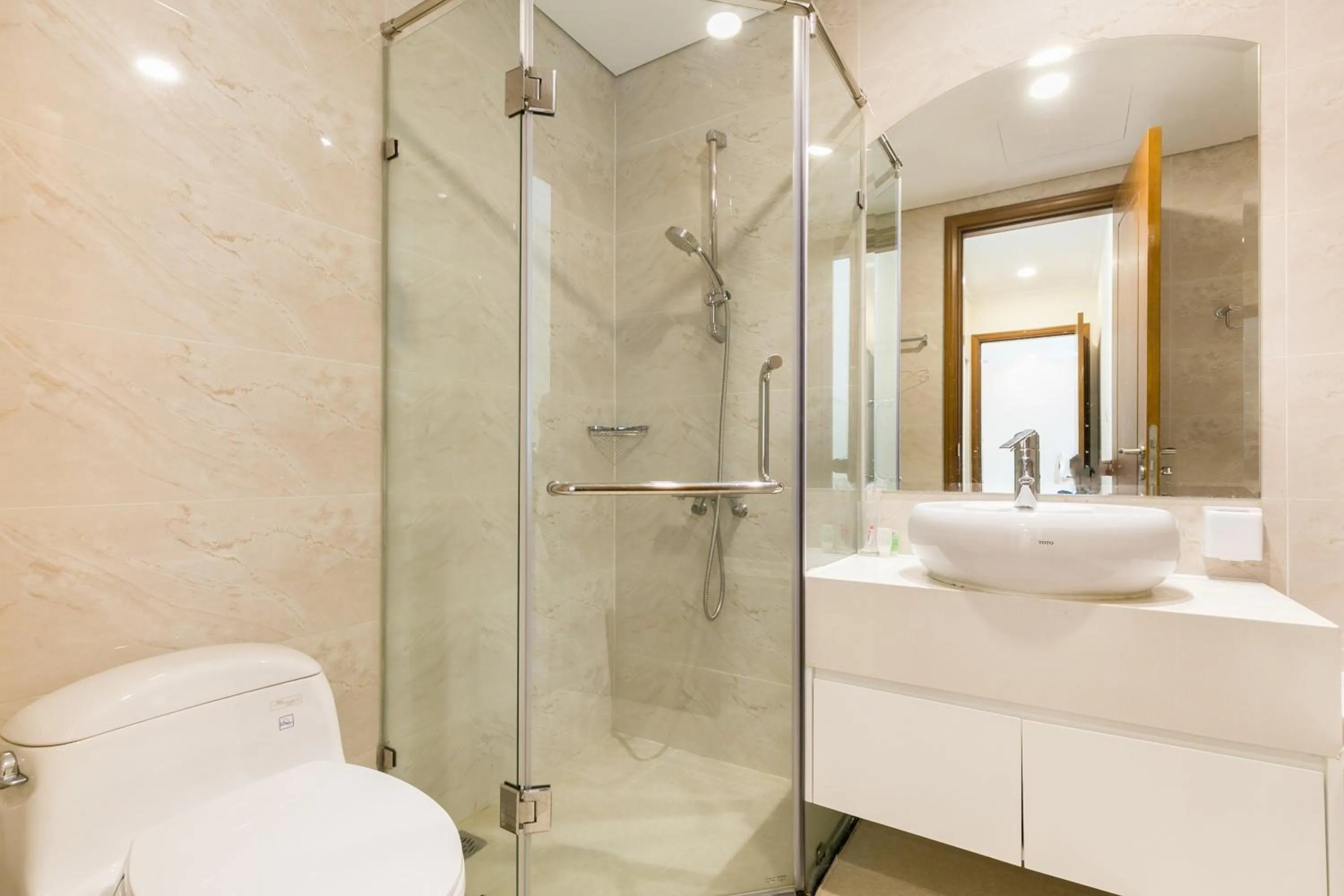 Shower in Elvita Landmark Luxury Residence