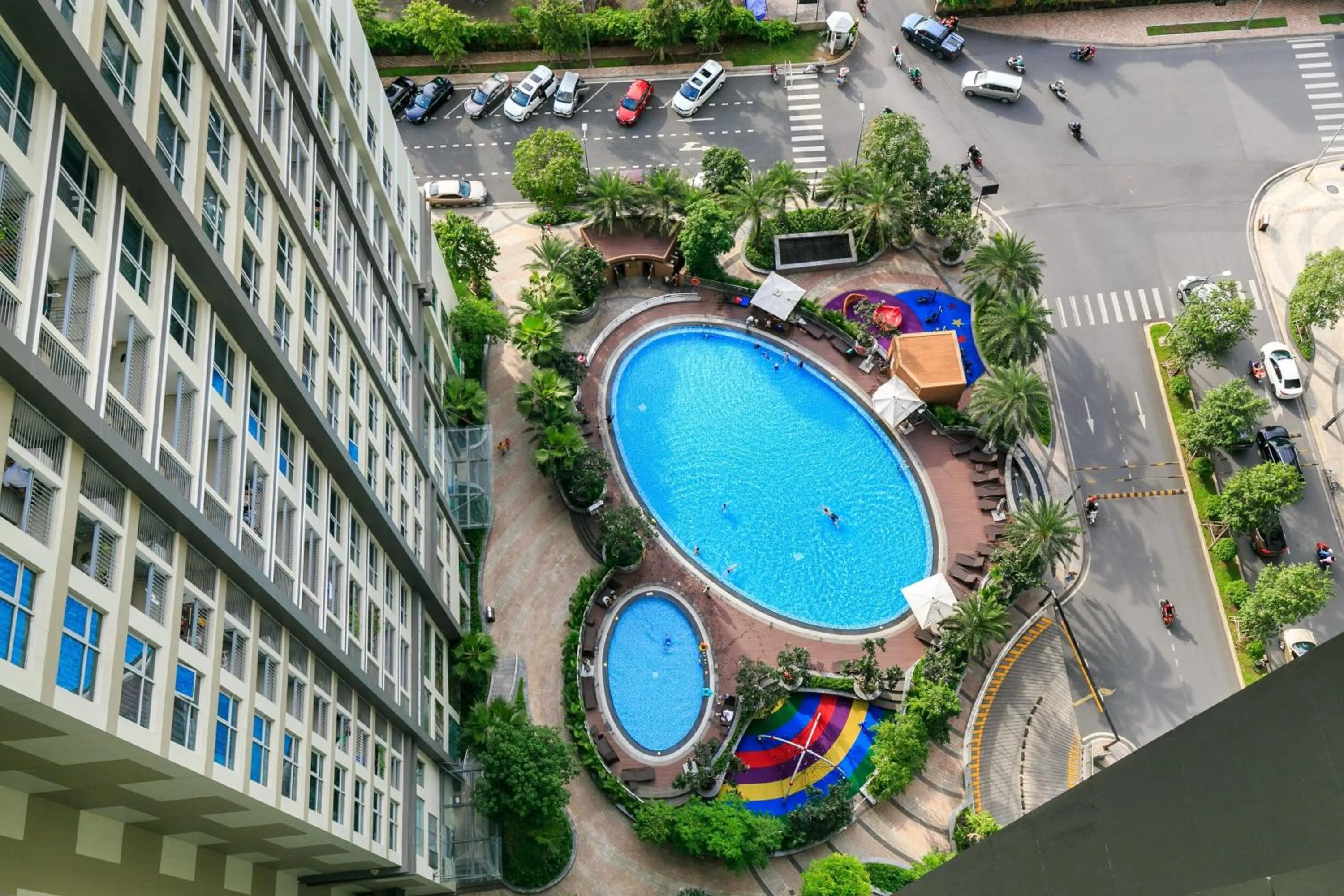 Property building in Elvita Landmark Luxury Residence