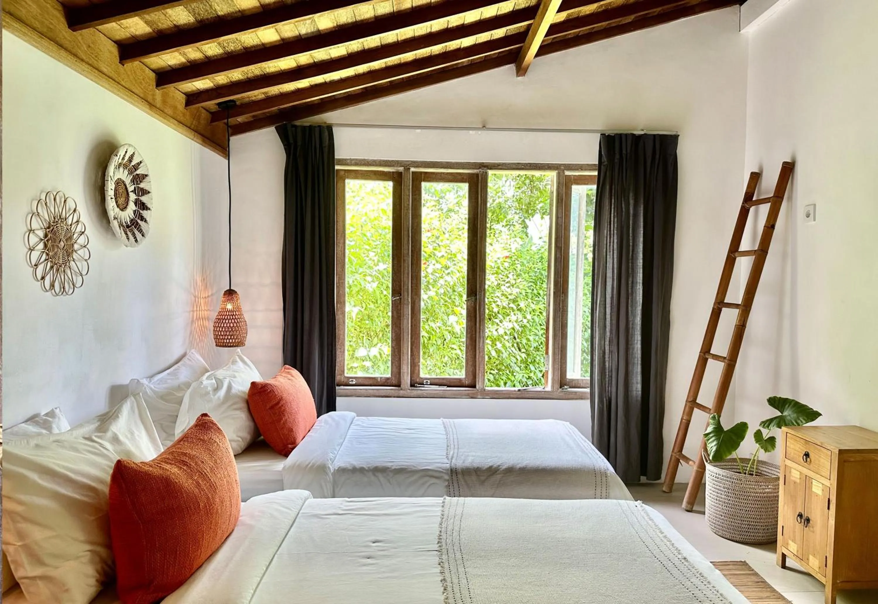 Bed in The White Villas Ubud