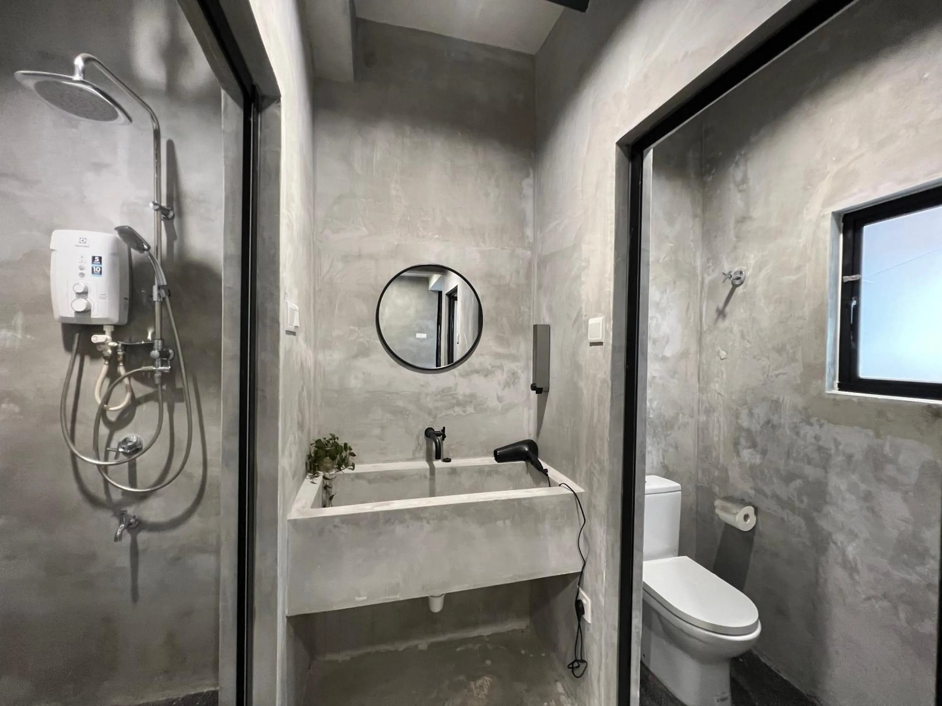 Shower in The Freedom Club Hostel KL