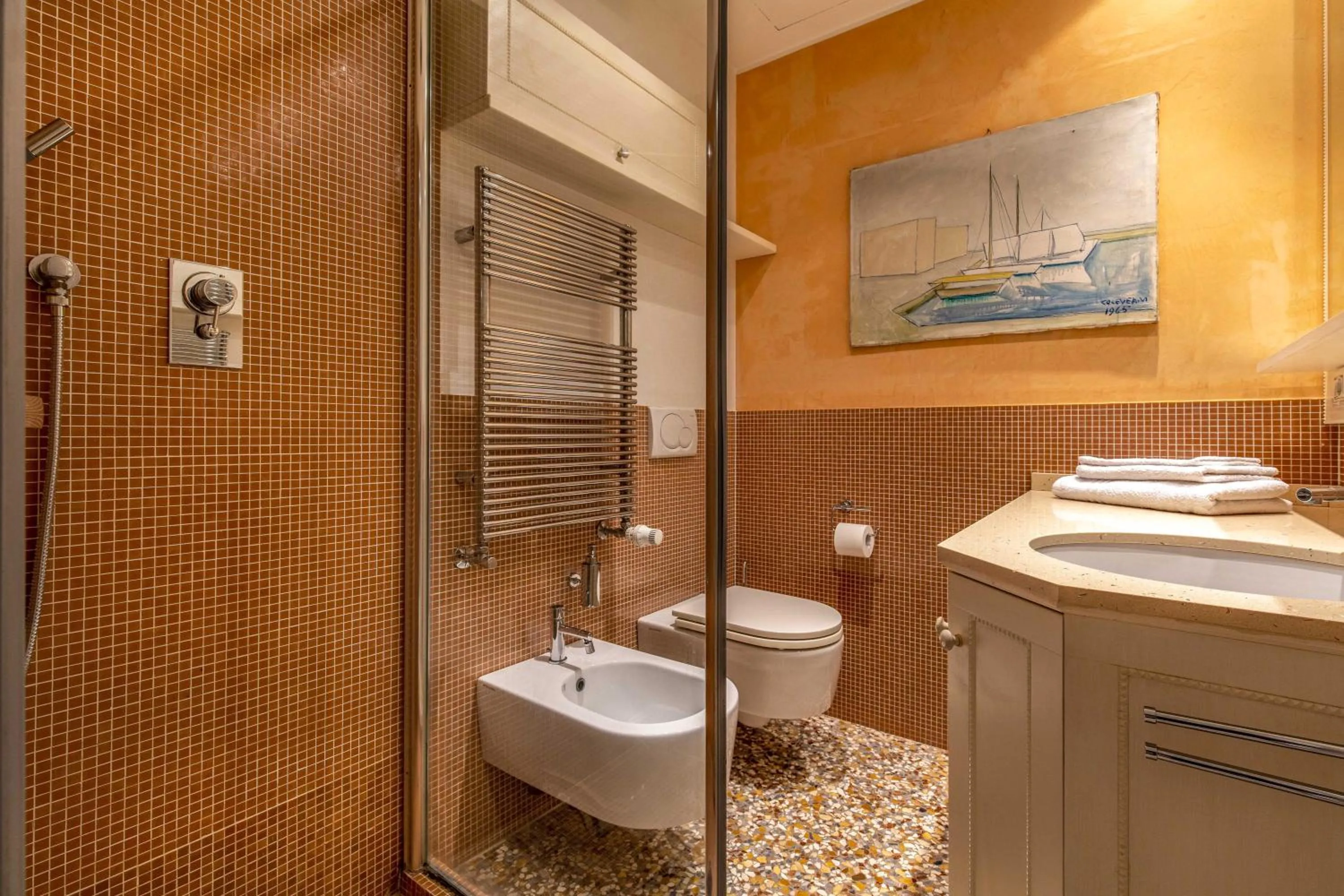Bathroom in Friari Suite-Luxury apt. close to Rialto Bridge