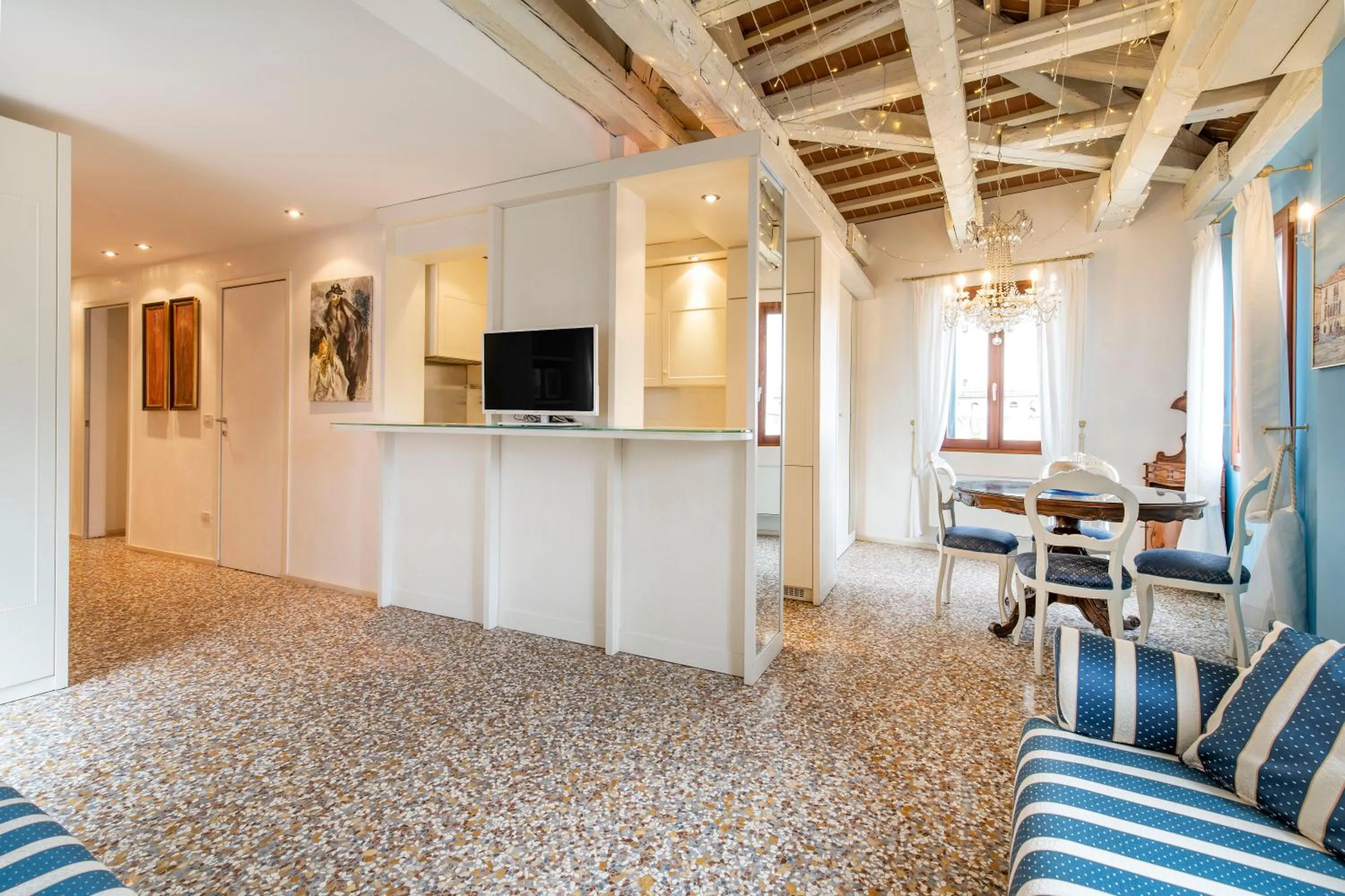 Living room in Friari Suite-Luxury apt. close to Rialto Bridge