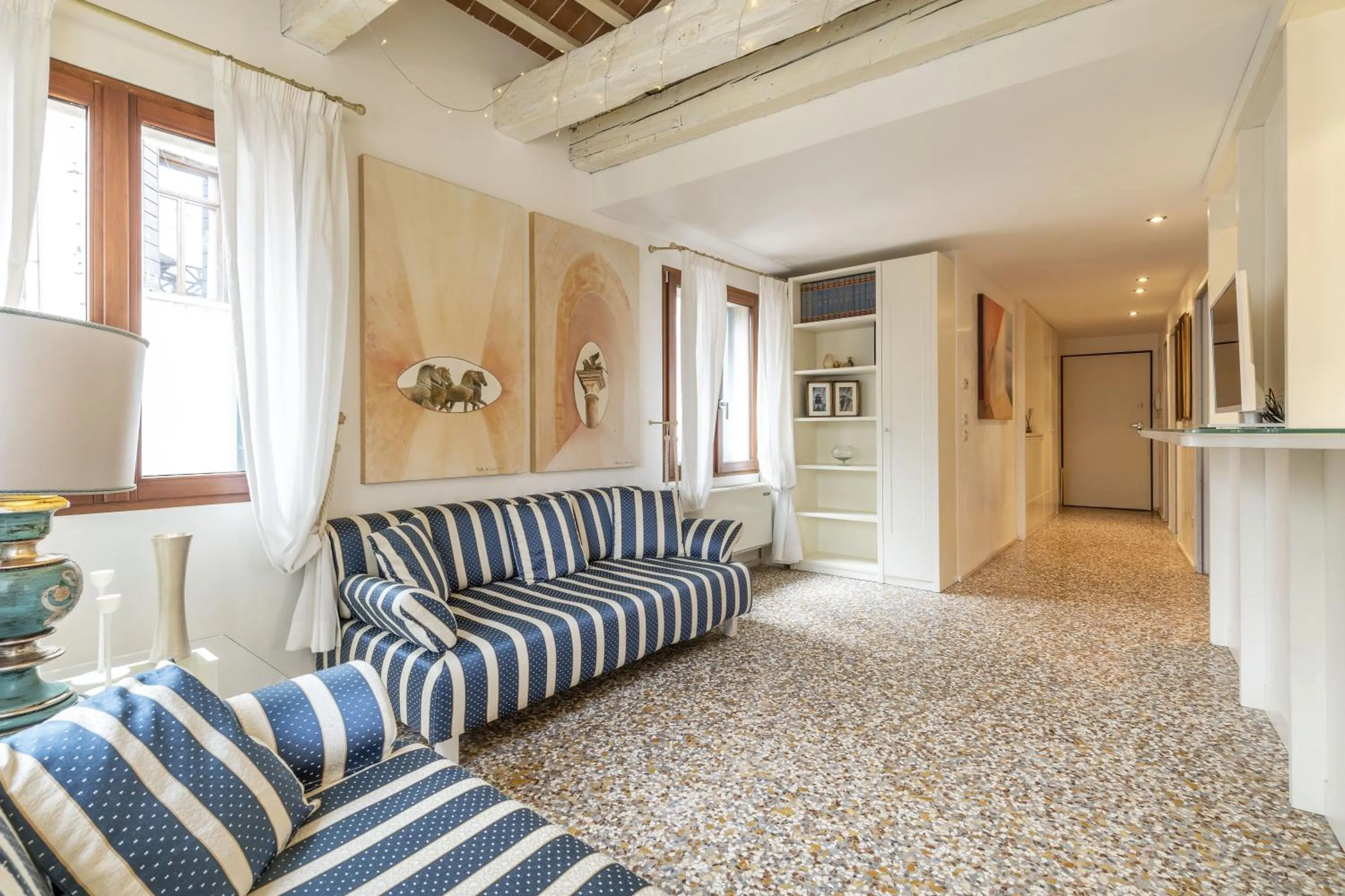 Living room in Friari Suite-Luxury apt. close to Rialto Bridge