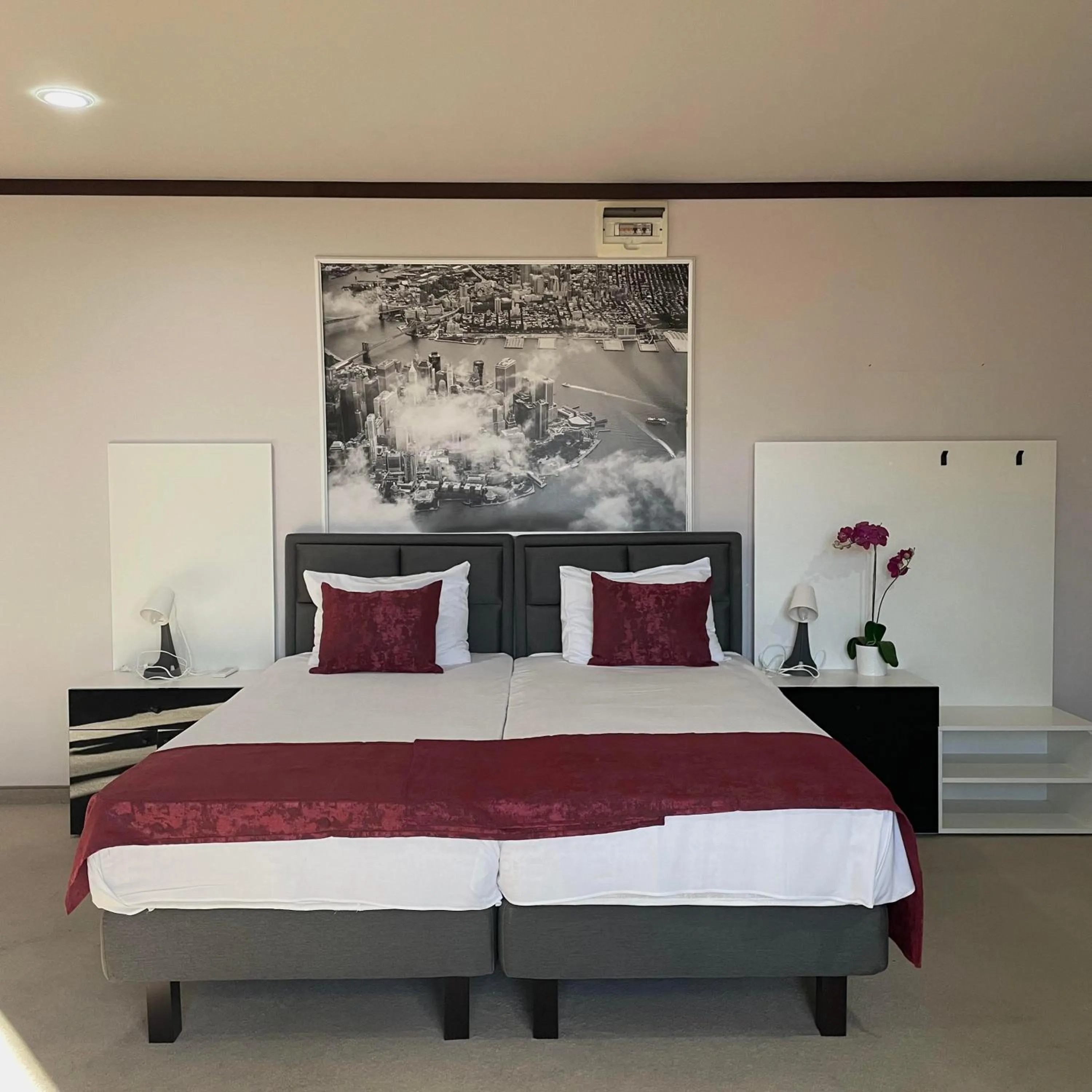 Bedroom, Bed in Hotel Dream