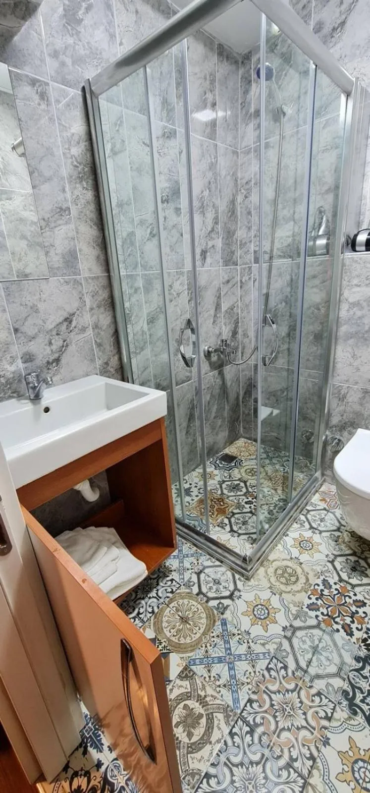 Shower in Holy Galata Hotel