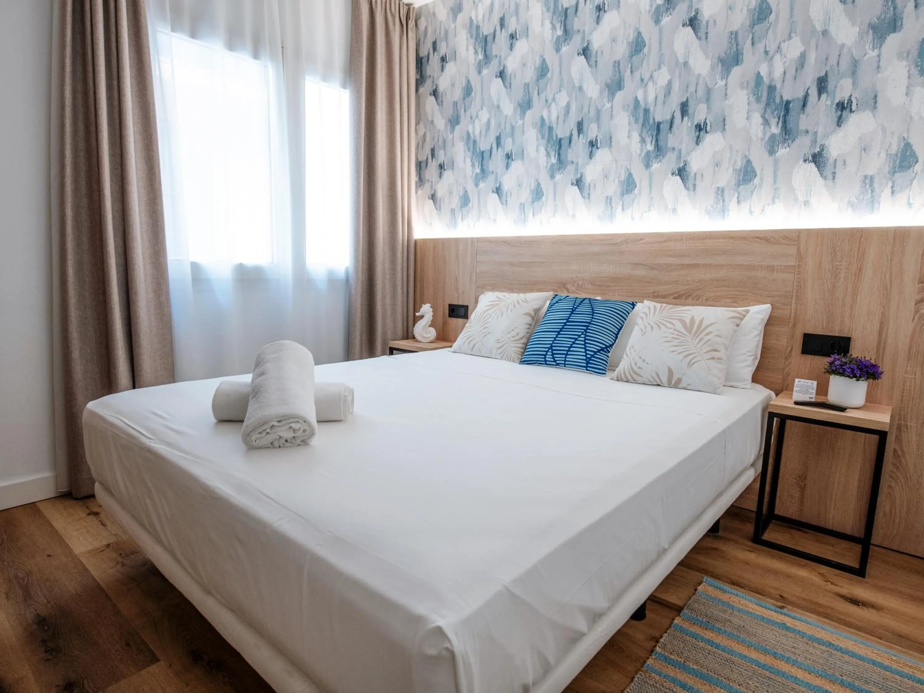 Photo of the whole room, Bed in Sweet Lloret Suites