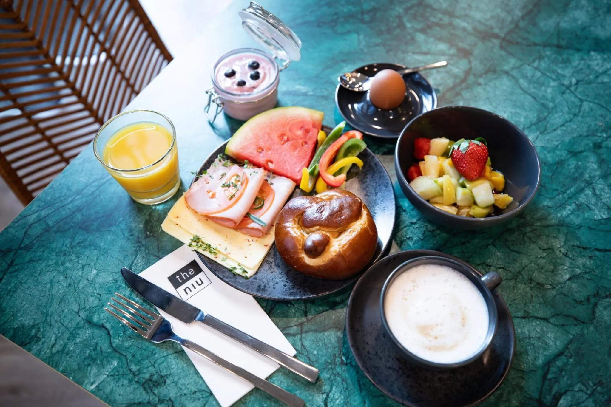 Breakfast in Holiday Inn - the niu, Flower Konstanz by IHG