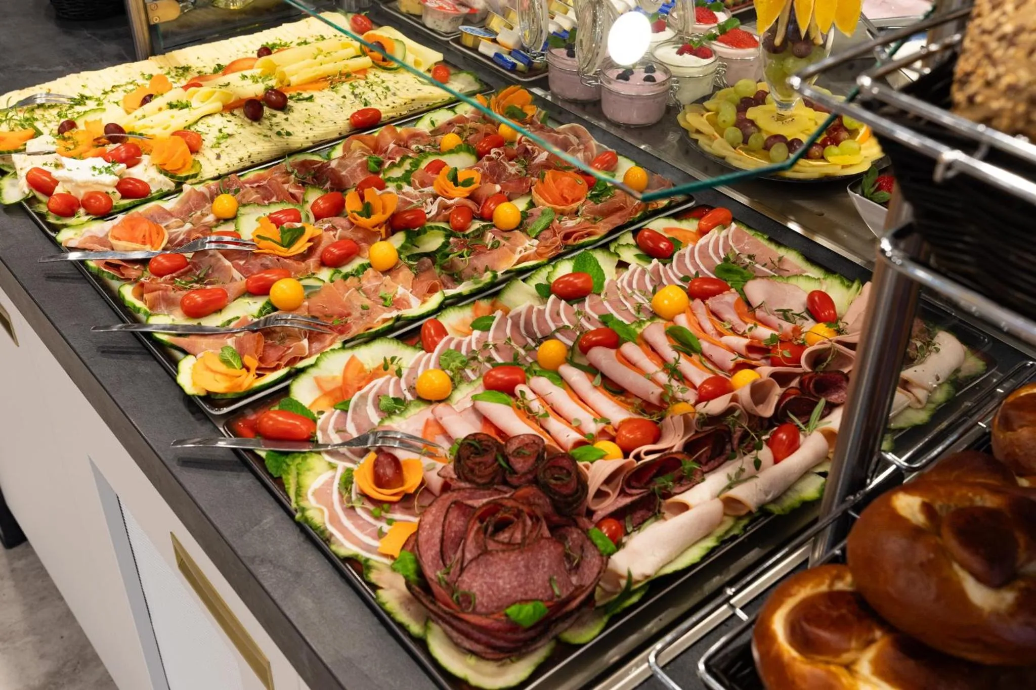 Breakfast in Holiday Inn - the niu, Flower Konstanz by IHG