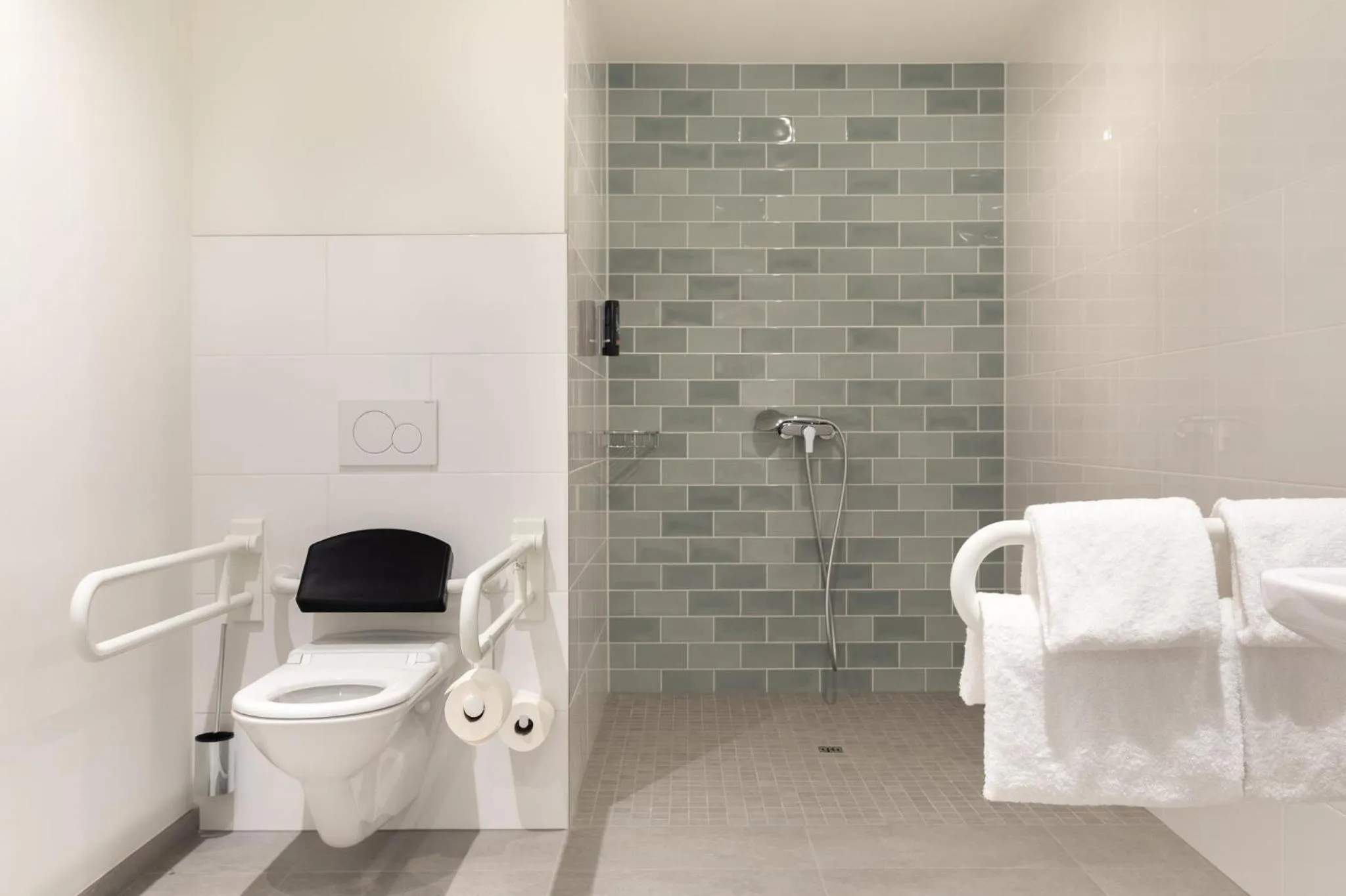 Photo of the whole room in Holiday Inn - the niu, Flower Konstanz by IHG