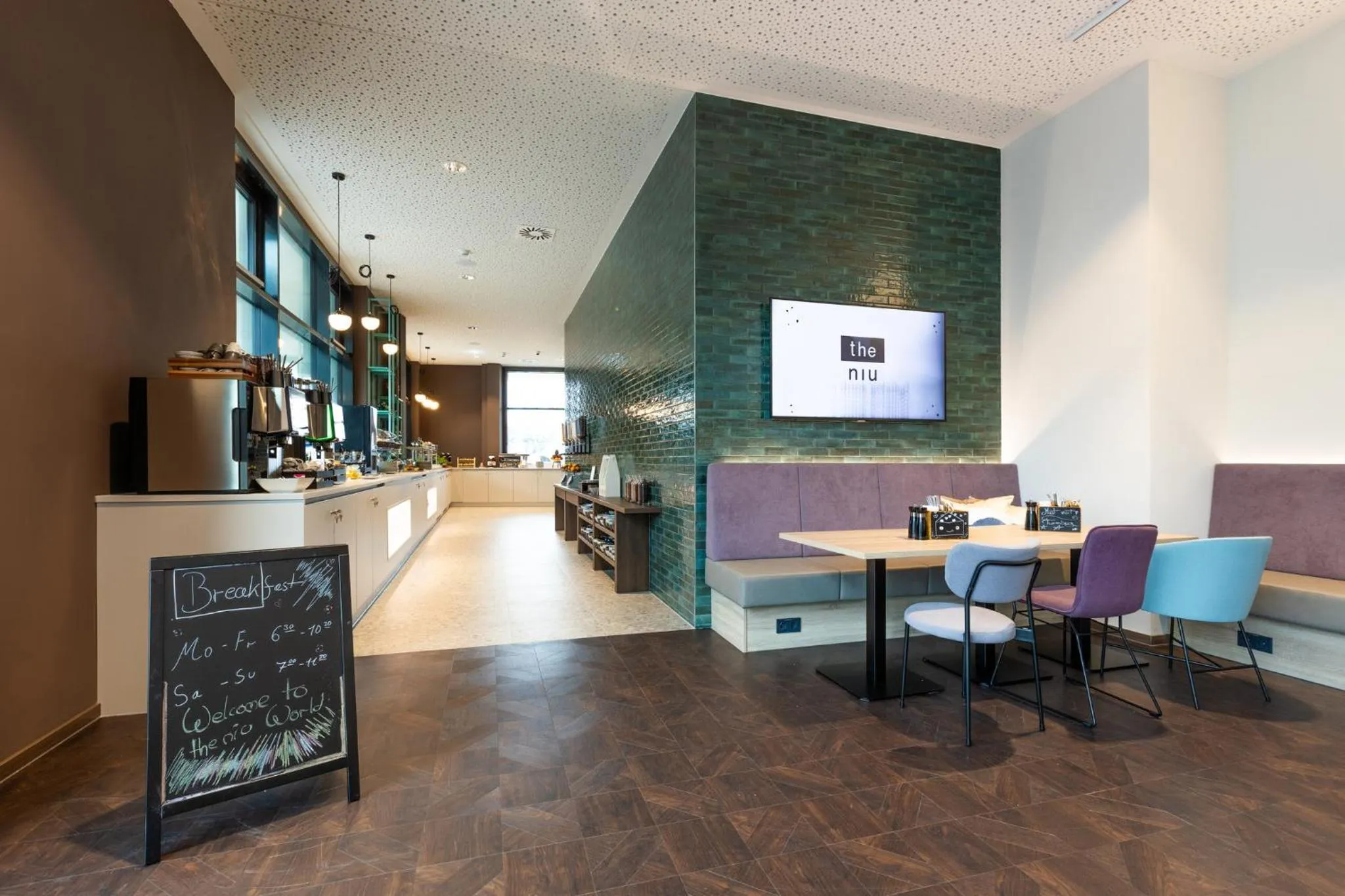Restaurant/places to eat in Holiday Inn-the niu, Wave Karlsruhe Oststadt by IHG