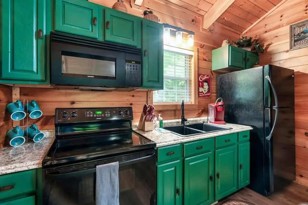 A Top Notch Lodge~Gatlinburg