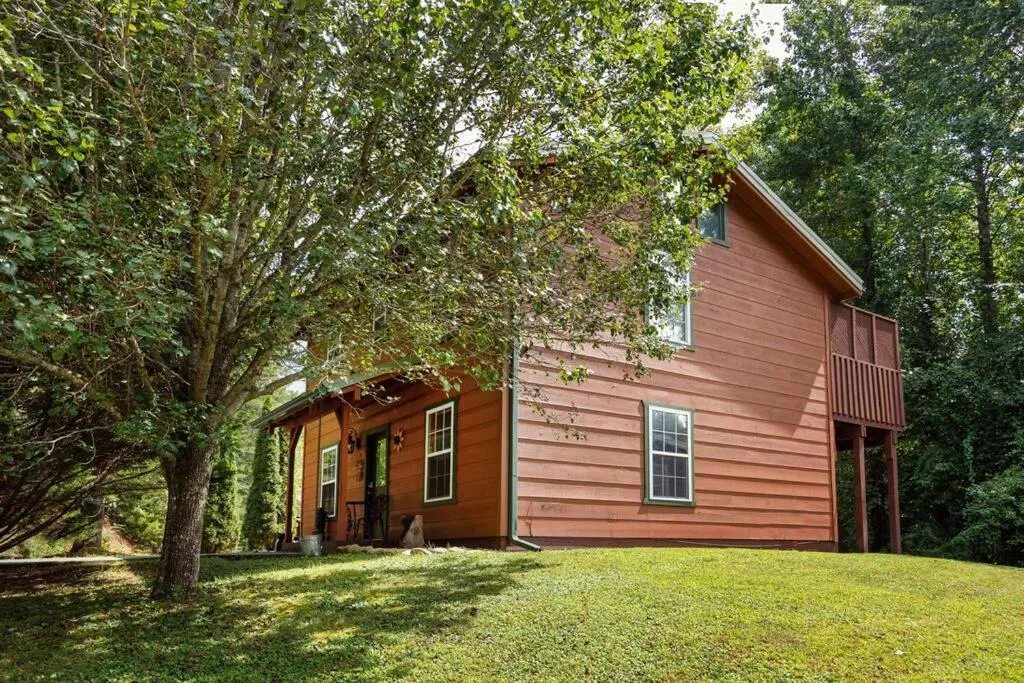 A Top Notch Lodge~Gatlinburg