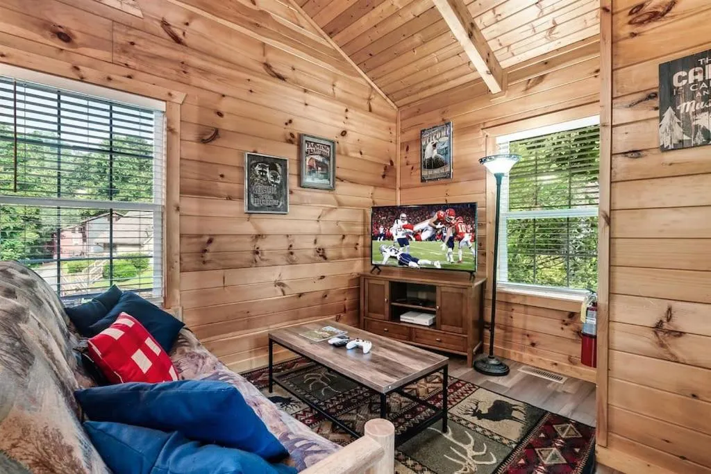 A Top Notch Lodge~Gatlinburg