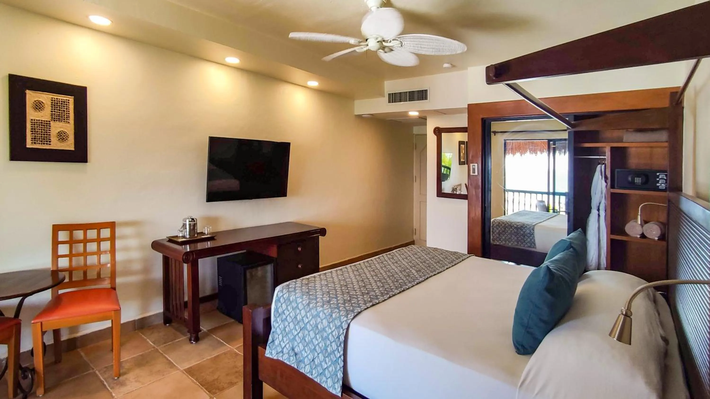 Bedroom, Bed in Catalonia Yucatan Beach - All Inclusive