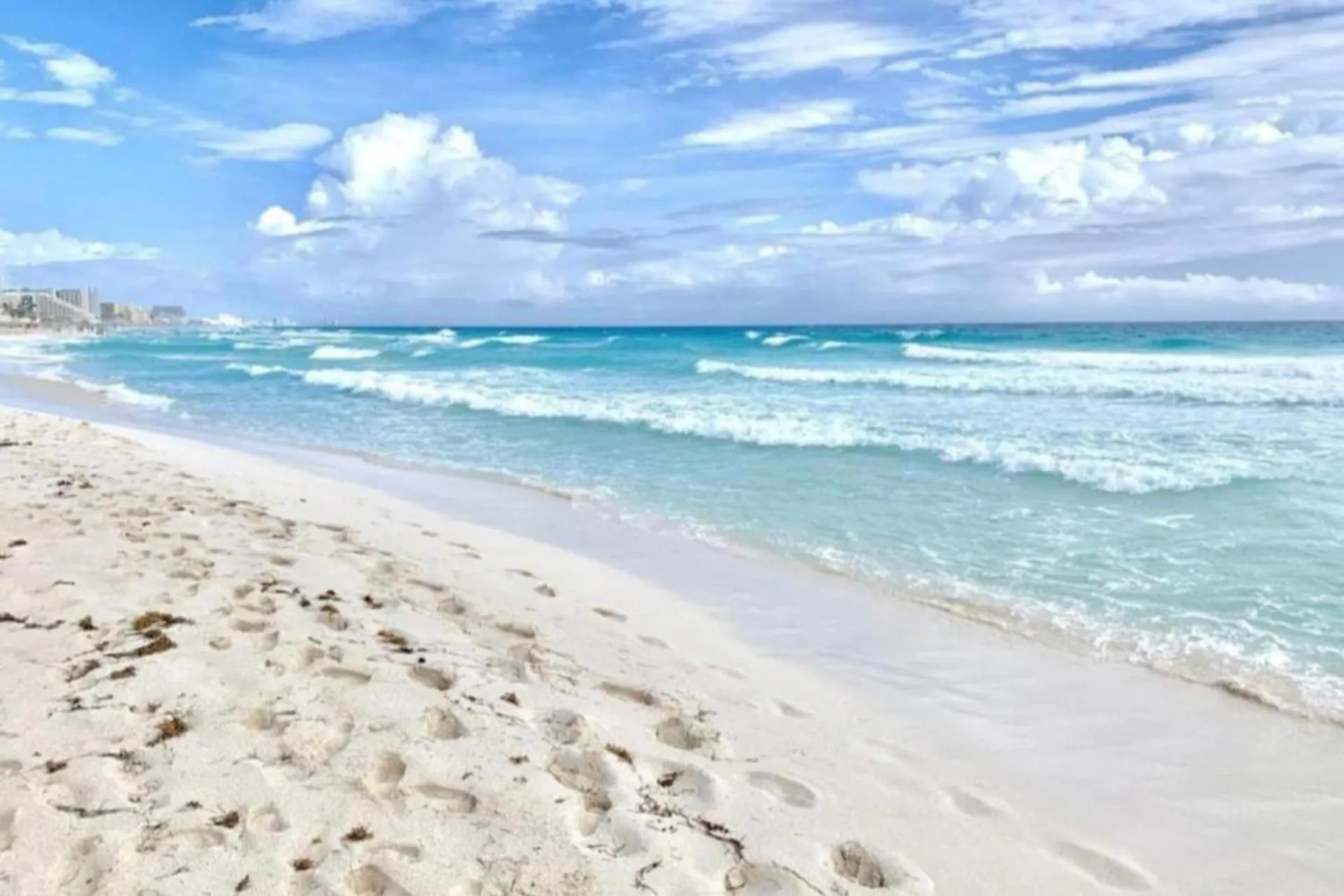 Beach in Apartamento en Zona Hotelera frente a la Playa Quintana Roo, México