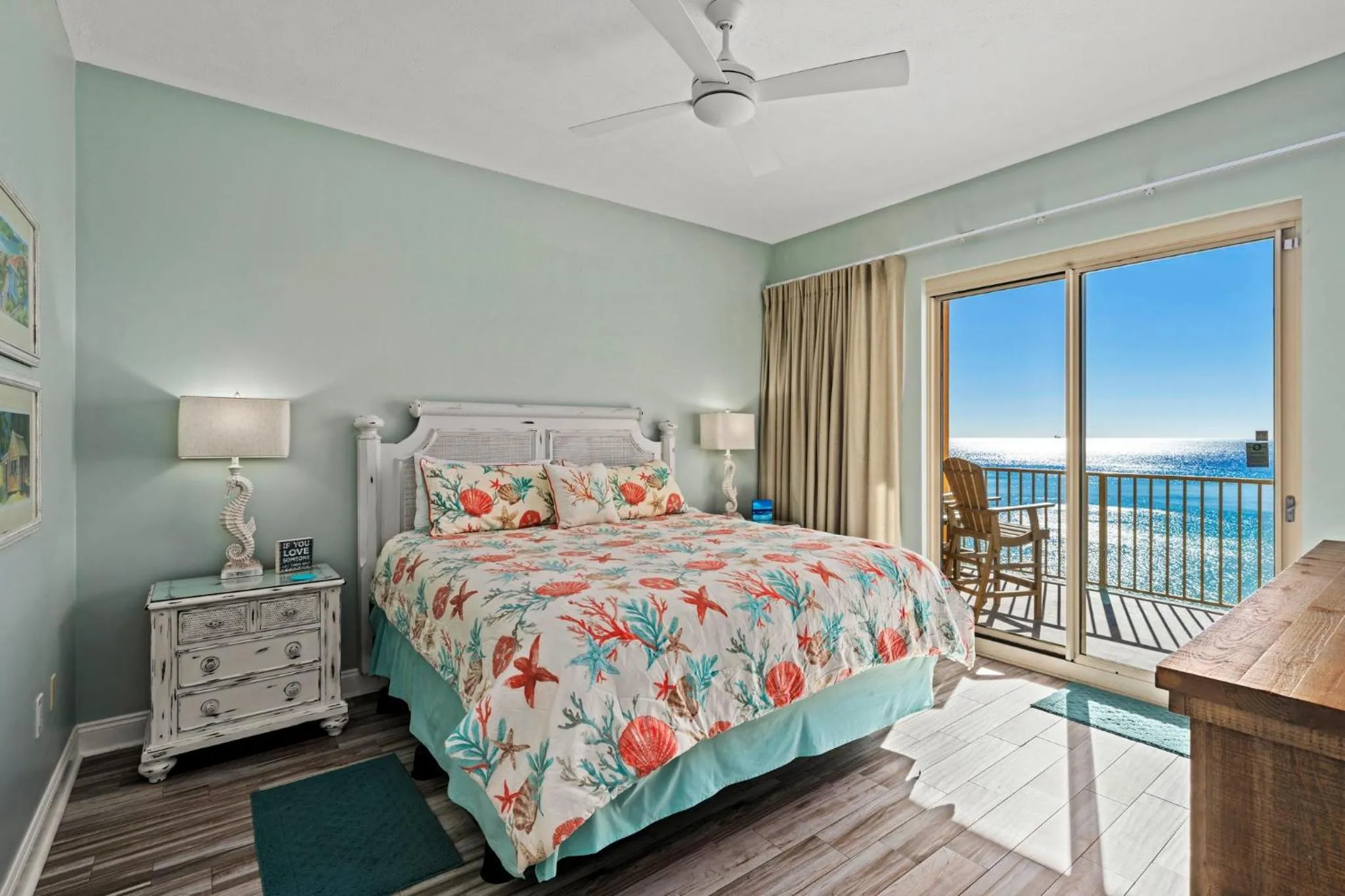 Property building, Bed in Treasure Island #0404