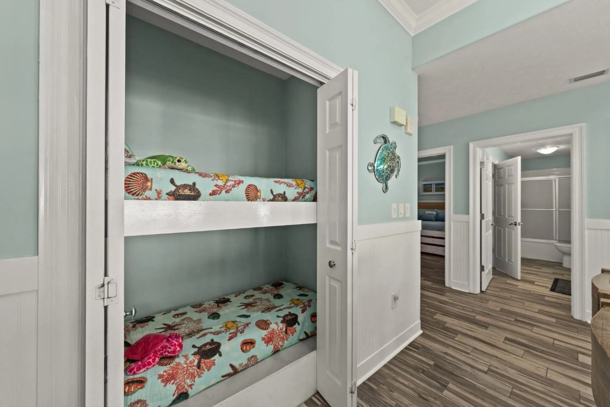Property building, Bed in Treasure Island #0404