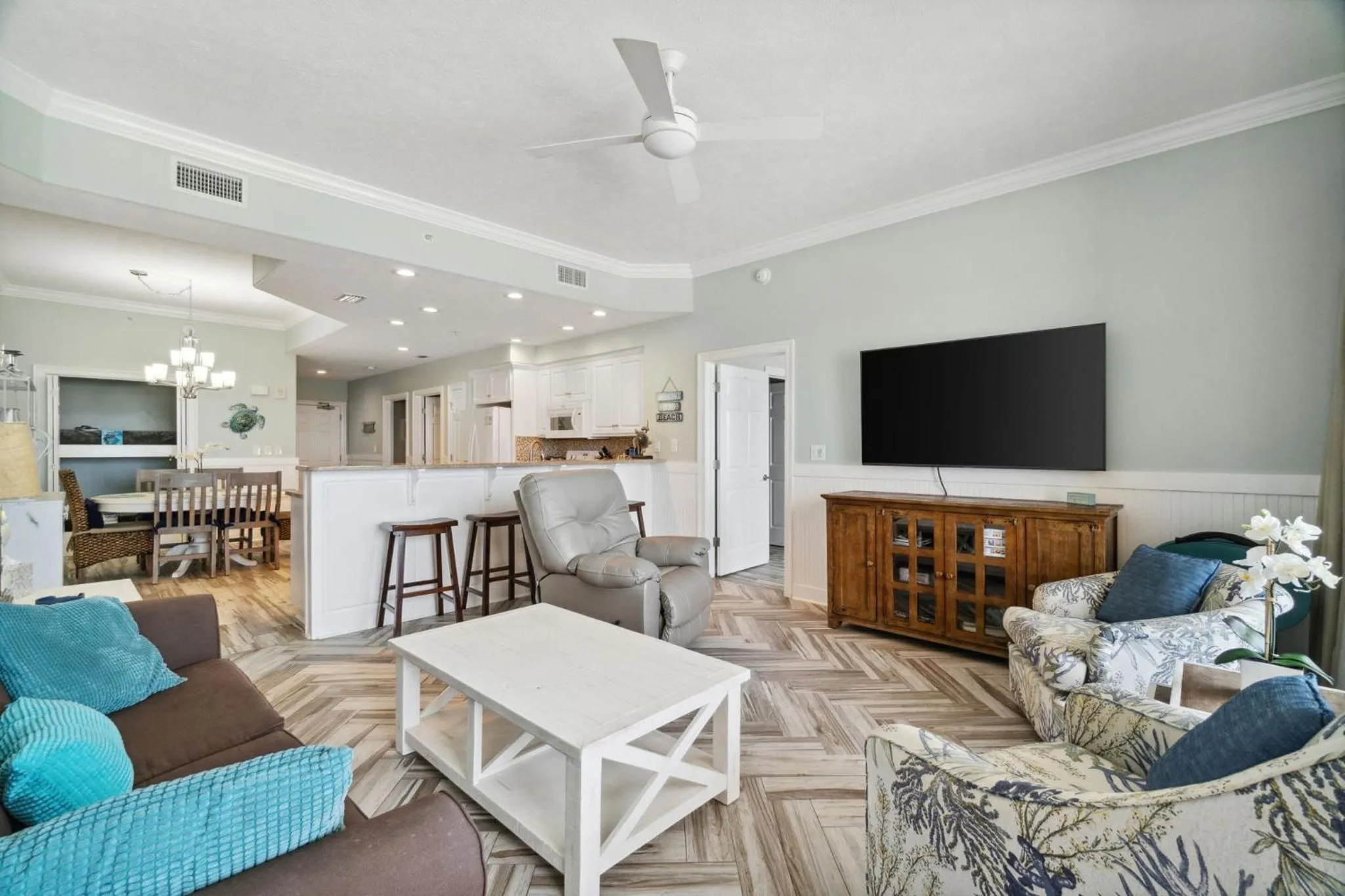 Property building in Treasure Island #0404