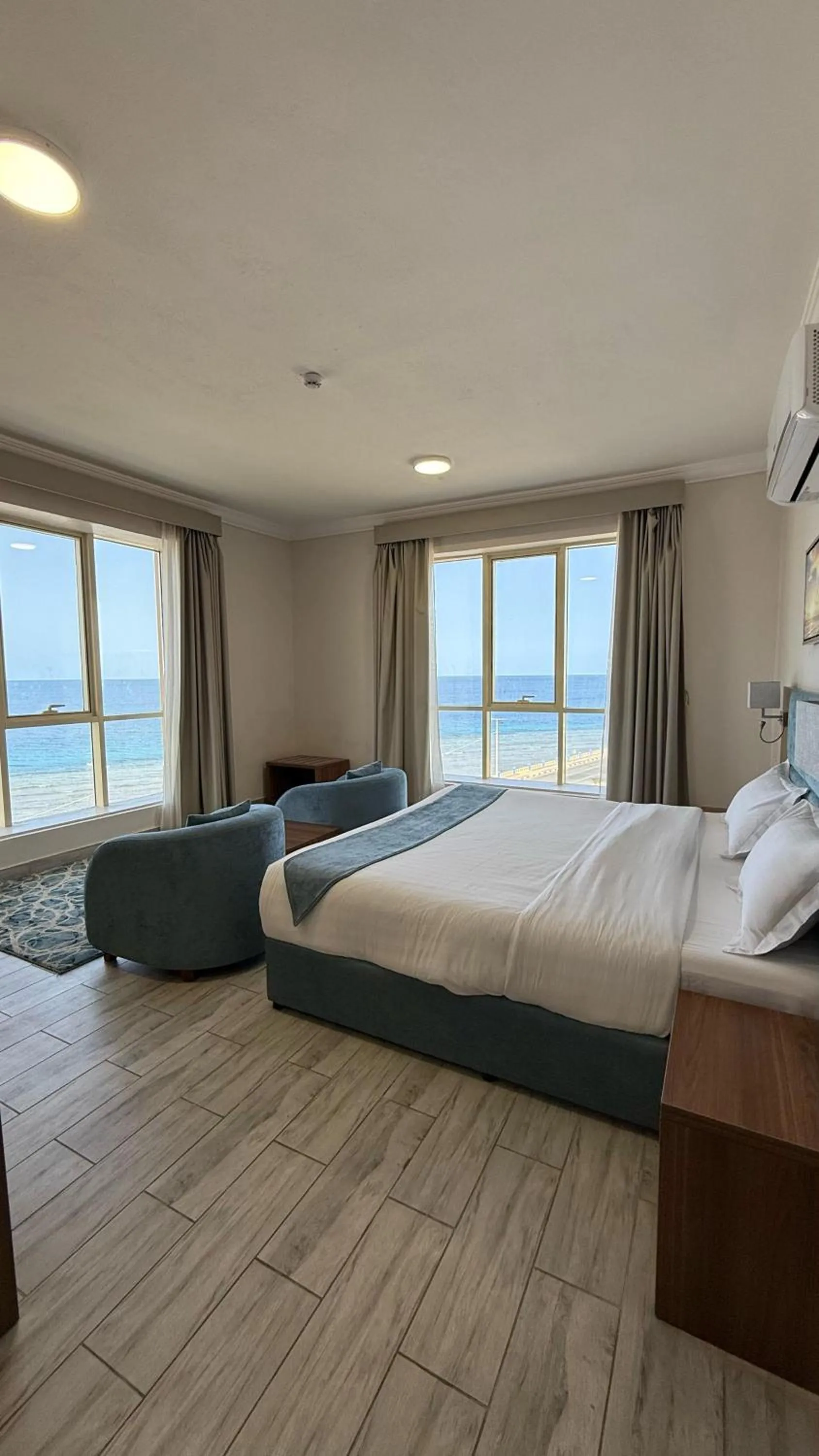 Bed in SEAVIEW HOTEL