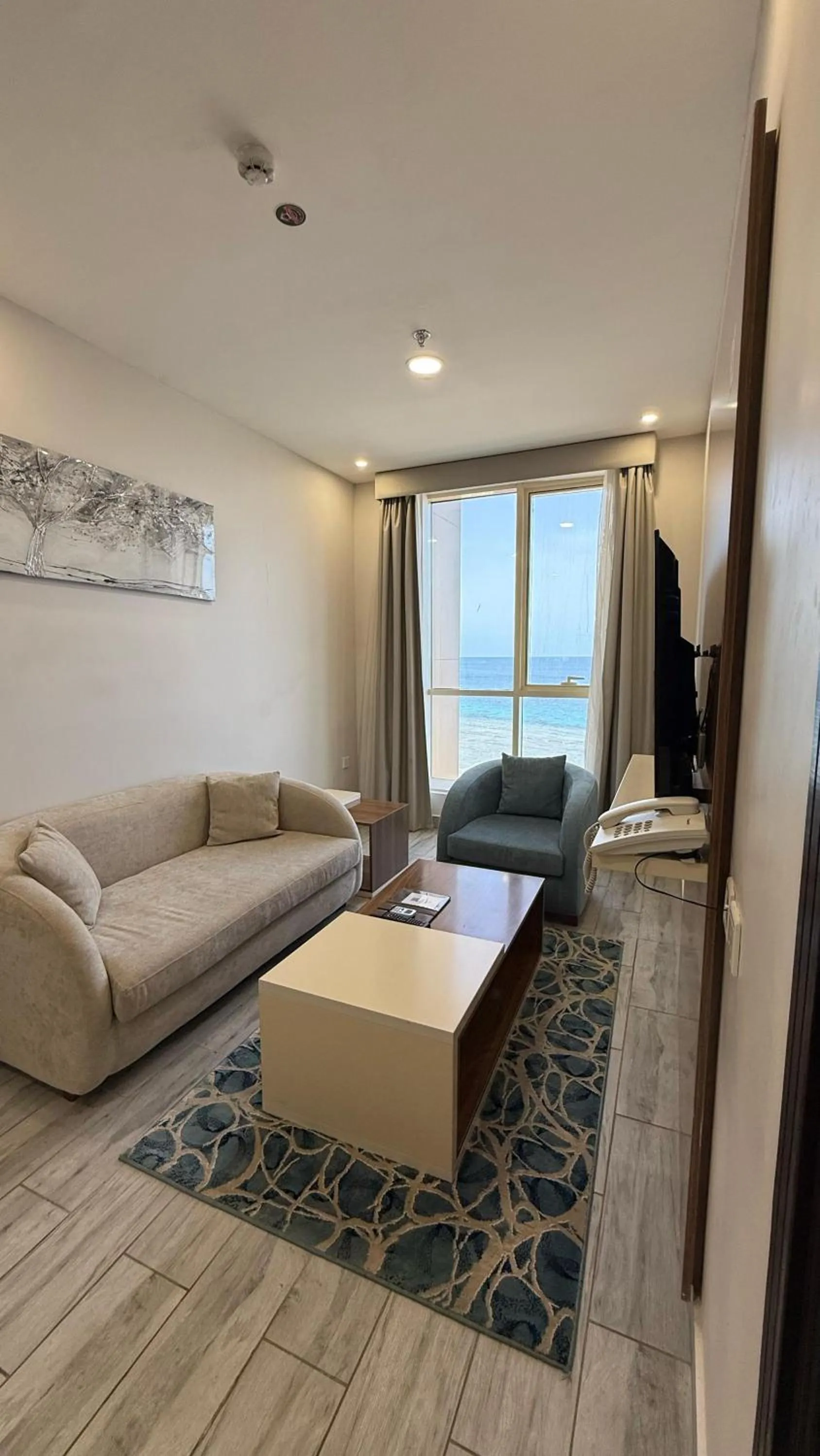 TV and multimedia, Bed in SEAVIEW HOTEL