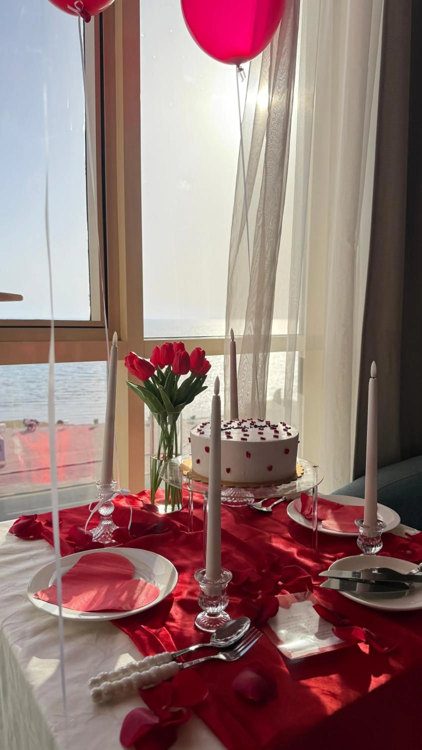 Dining area in SEAVIEW HOTEL