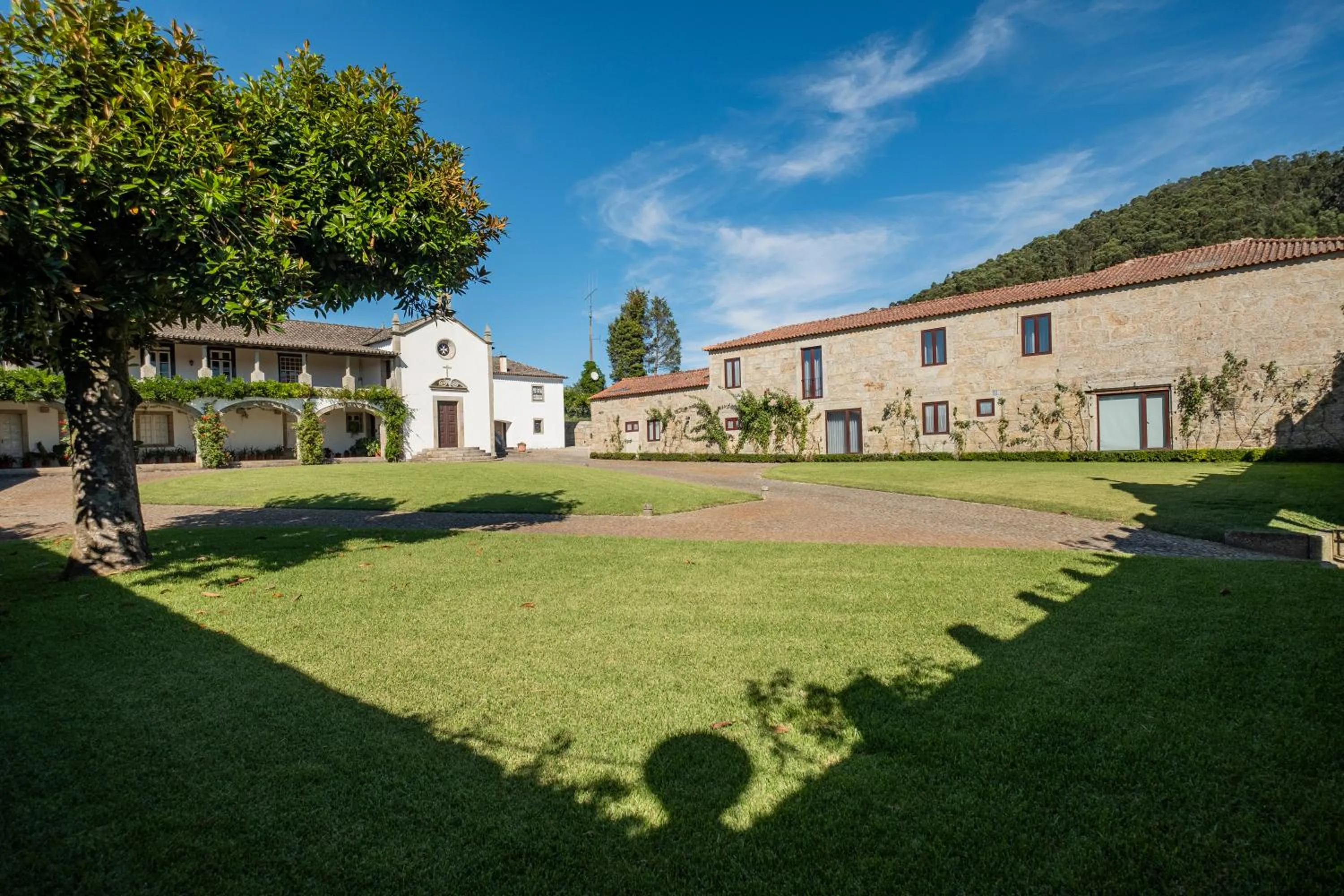 Property Building in Casa de Fervença