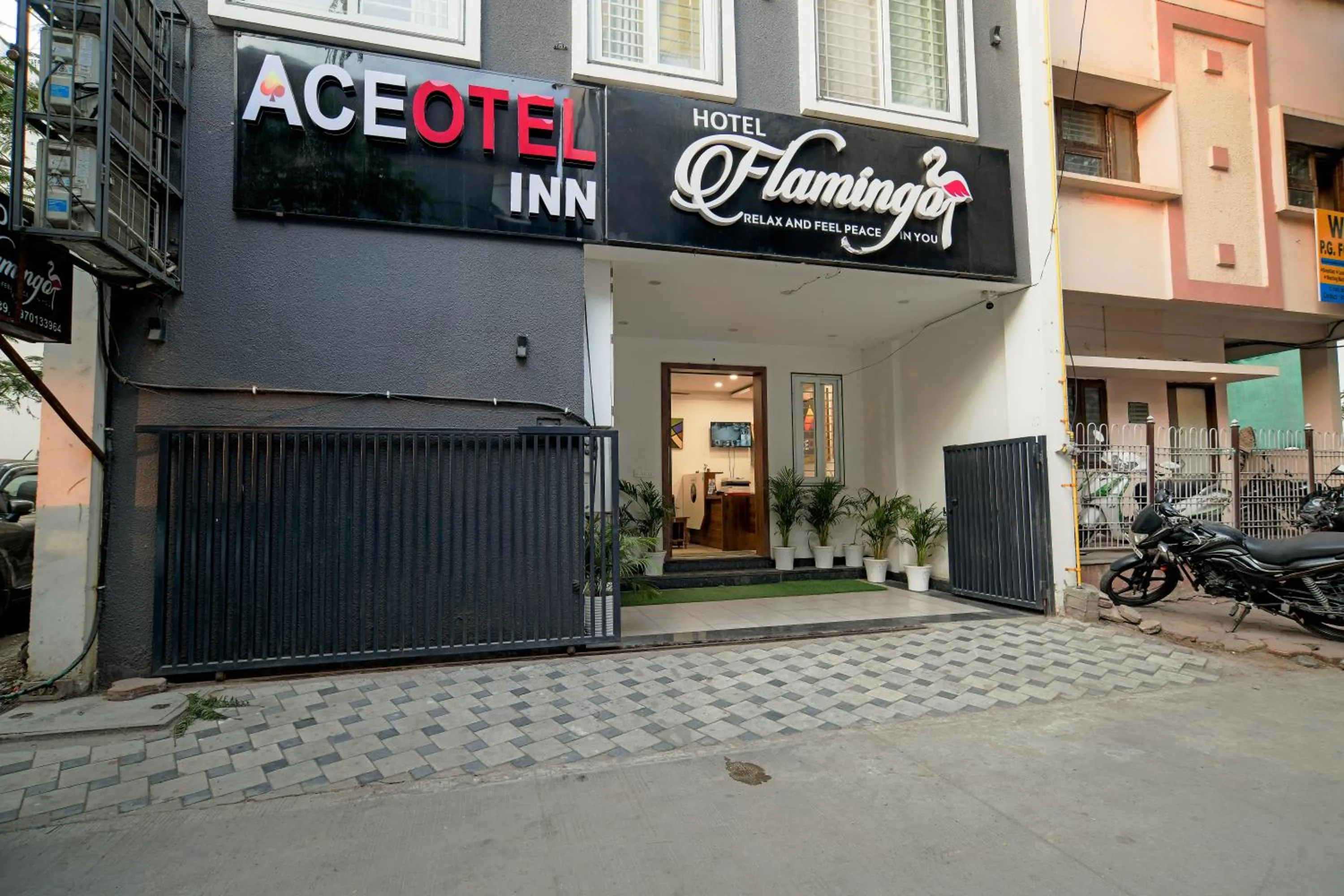 Property building in Aceotel Inn Flamingo