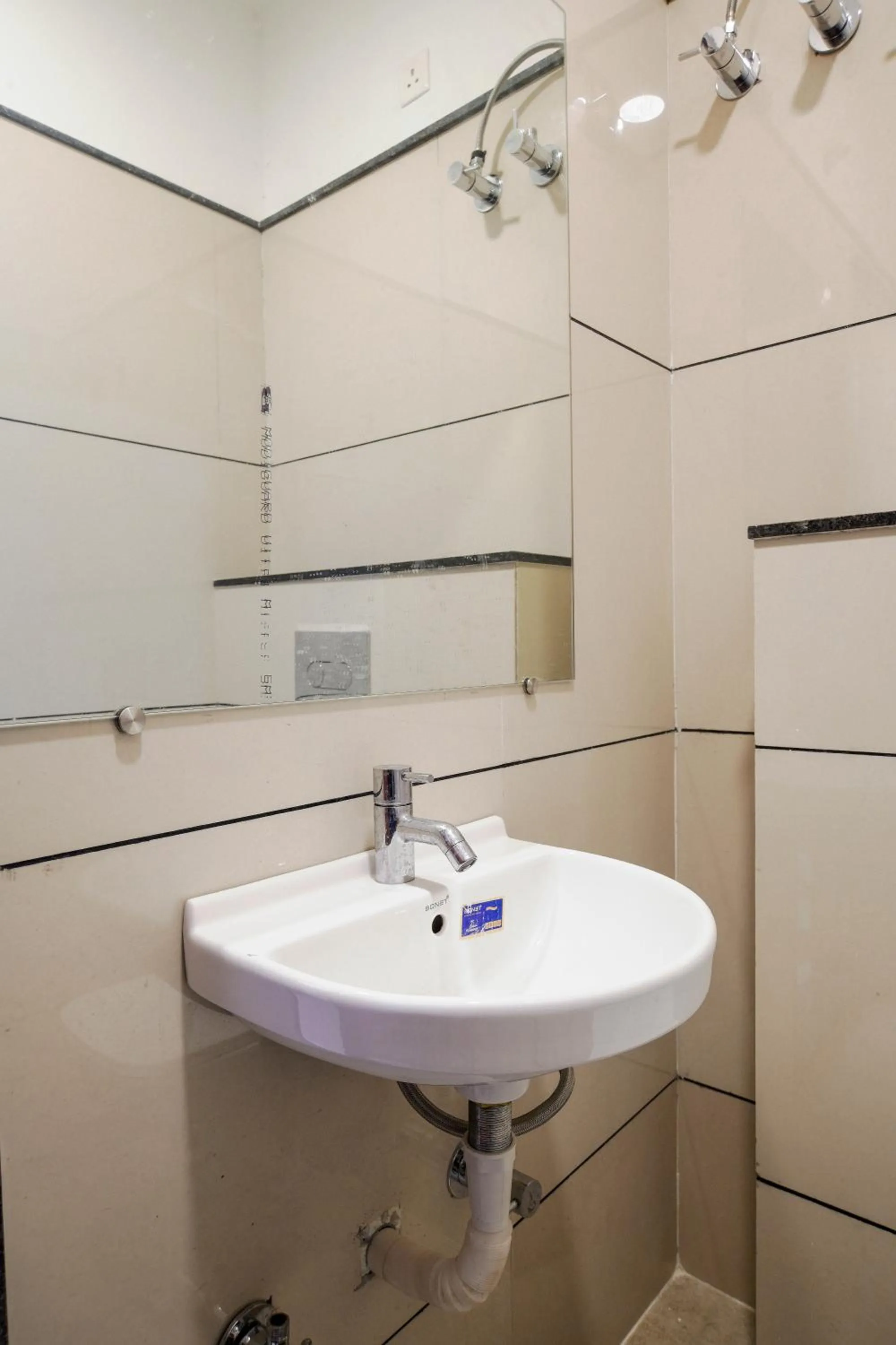 Shower in Aceotel Inn Flamingo