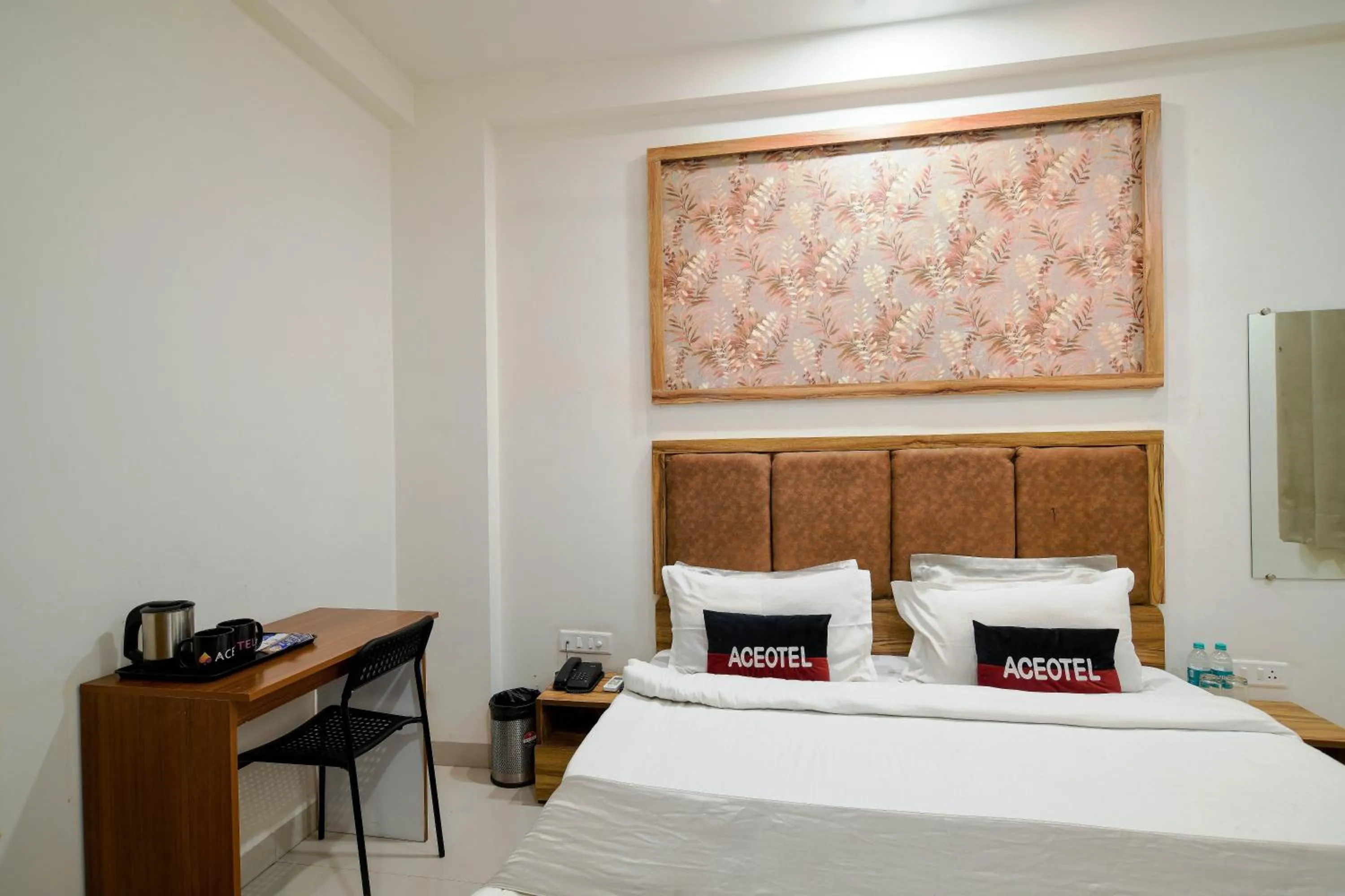 Bedroom, Bed in Aceotel Inn Flamingo