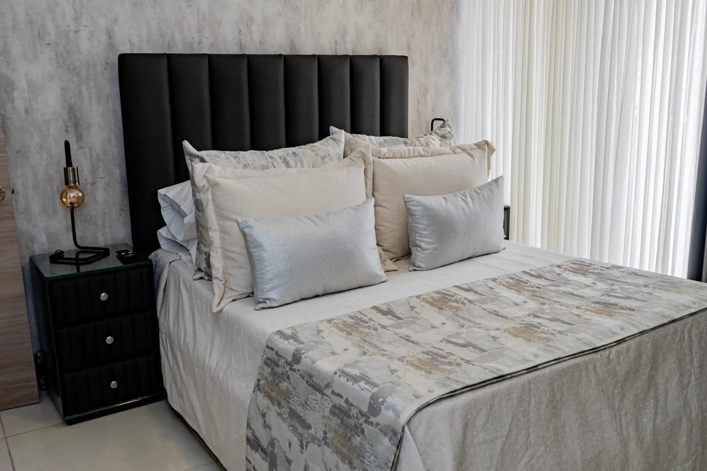 Bedroom, Bed in Apartamentos Gema Lujosos en Laureles