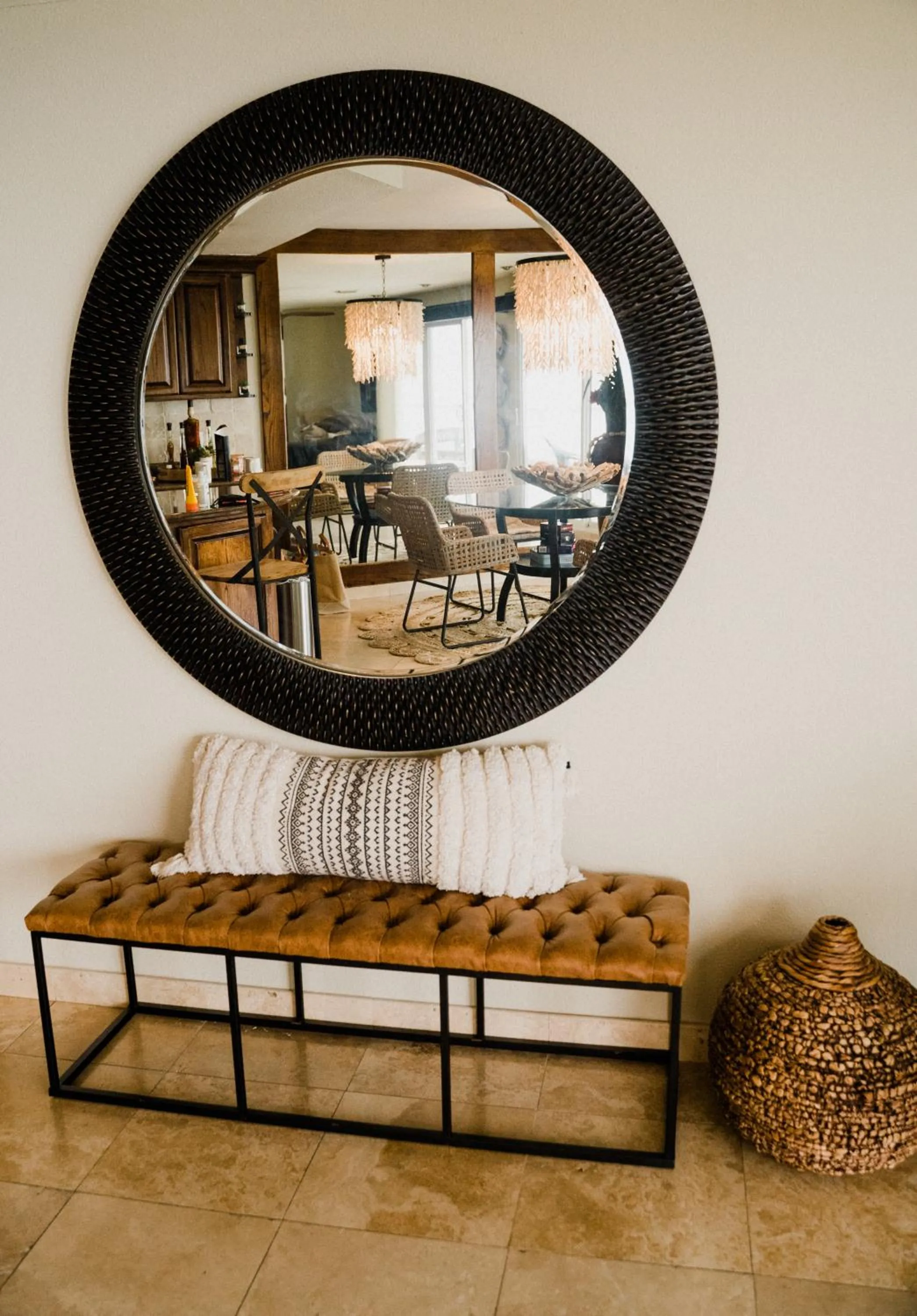 Seating area in 'Luxury Oceanfront Penthouse with Pools, Jacuzzis and Spectacular Ocean Views'