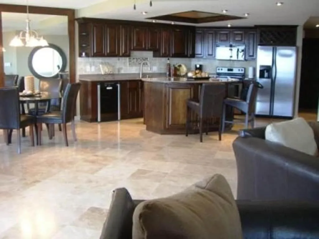 Kitchen or kitchenette in 'Luxury Oceanfront Penthouse with Pools, Jacuzzis and Spectacular Ocean Views'