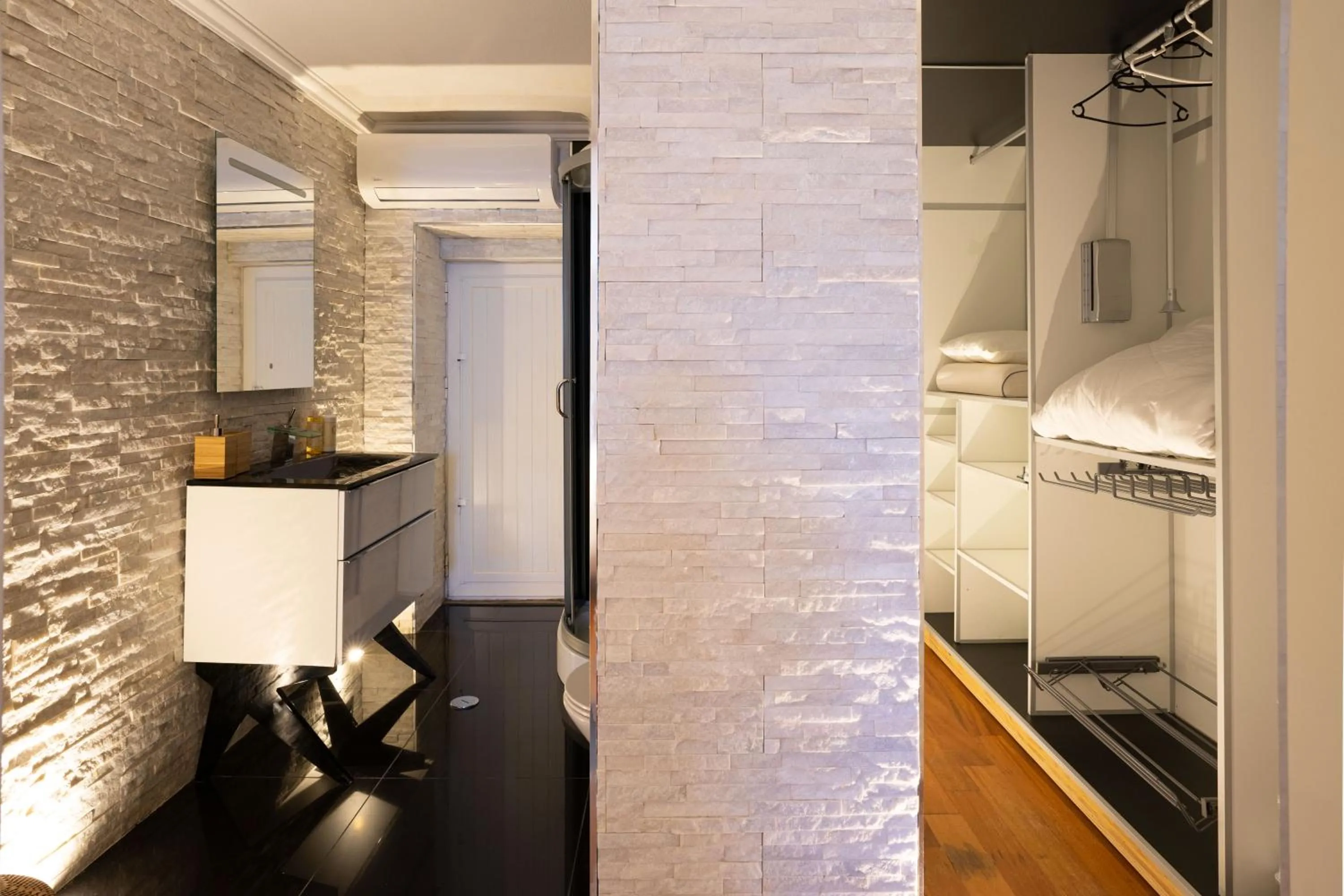 Charming Apt in Historic House