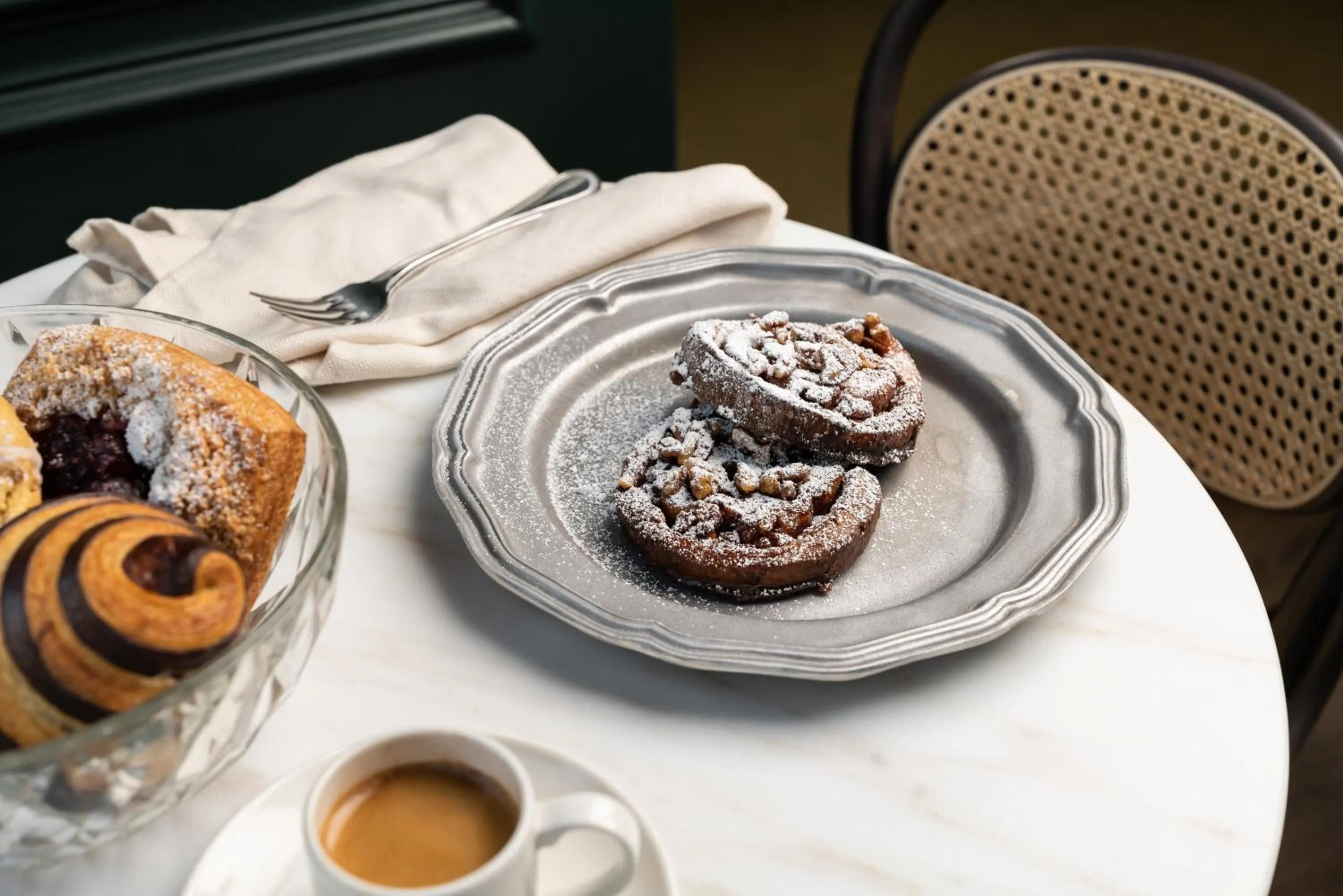 Restaurant/places to eat in The Global Ambassador