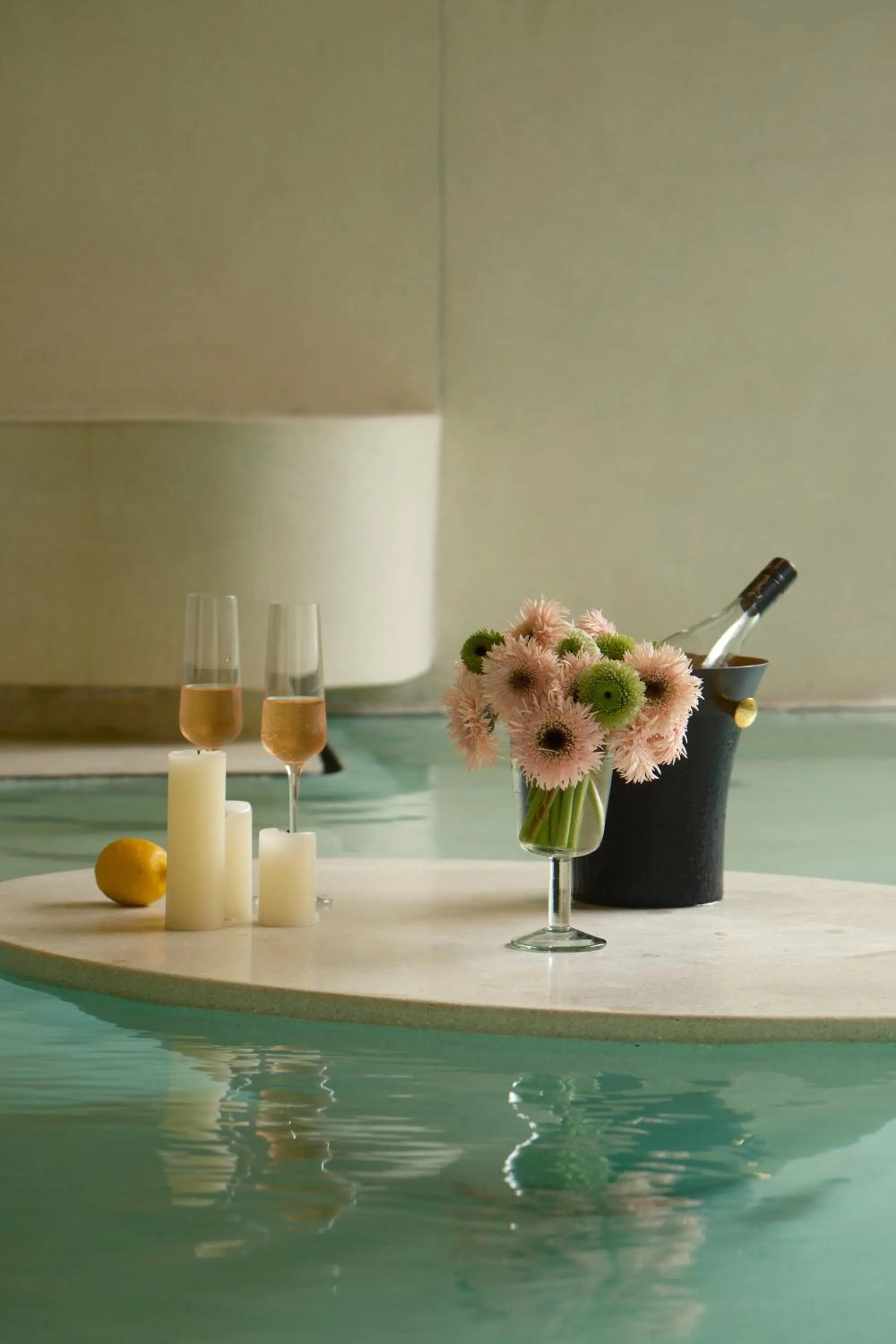 Hot Spring Bath in Yakamoz Qianchuan Hotel