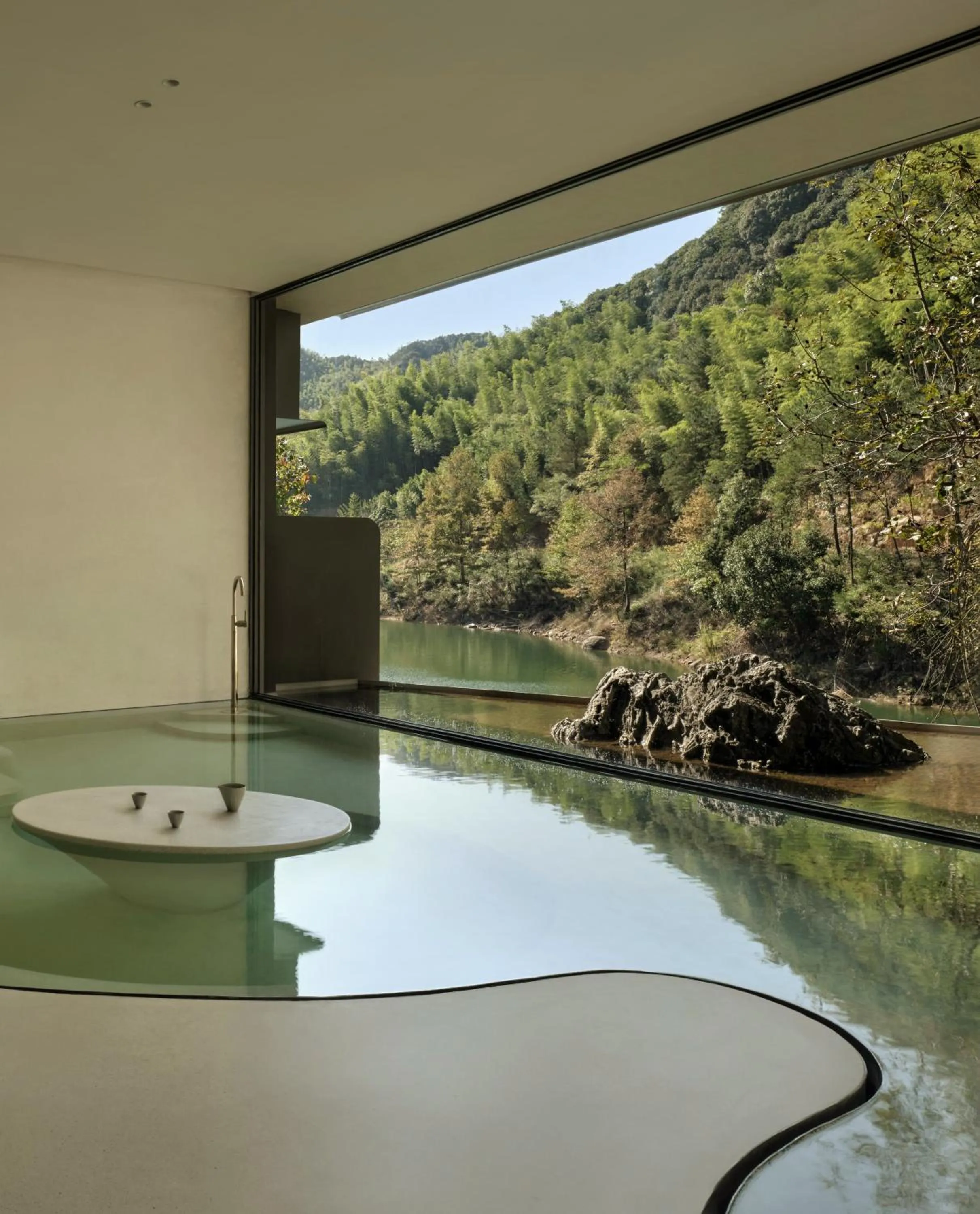 Hot Spring Bath in Yakamoz Qianchuan Hotel
