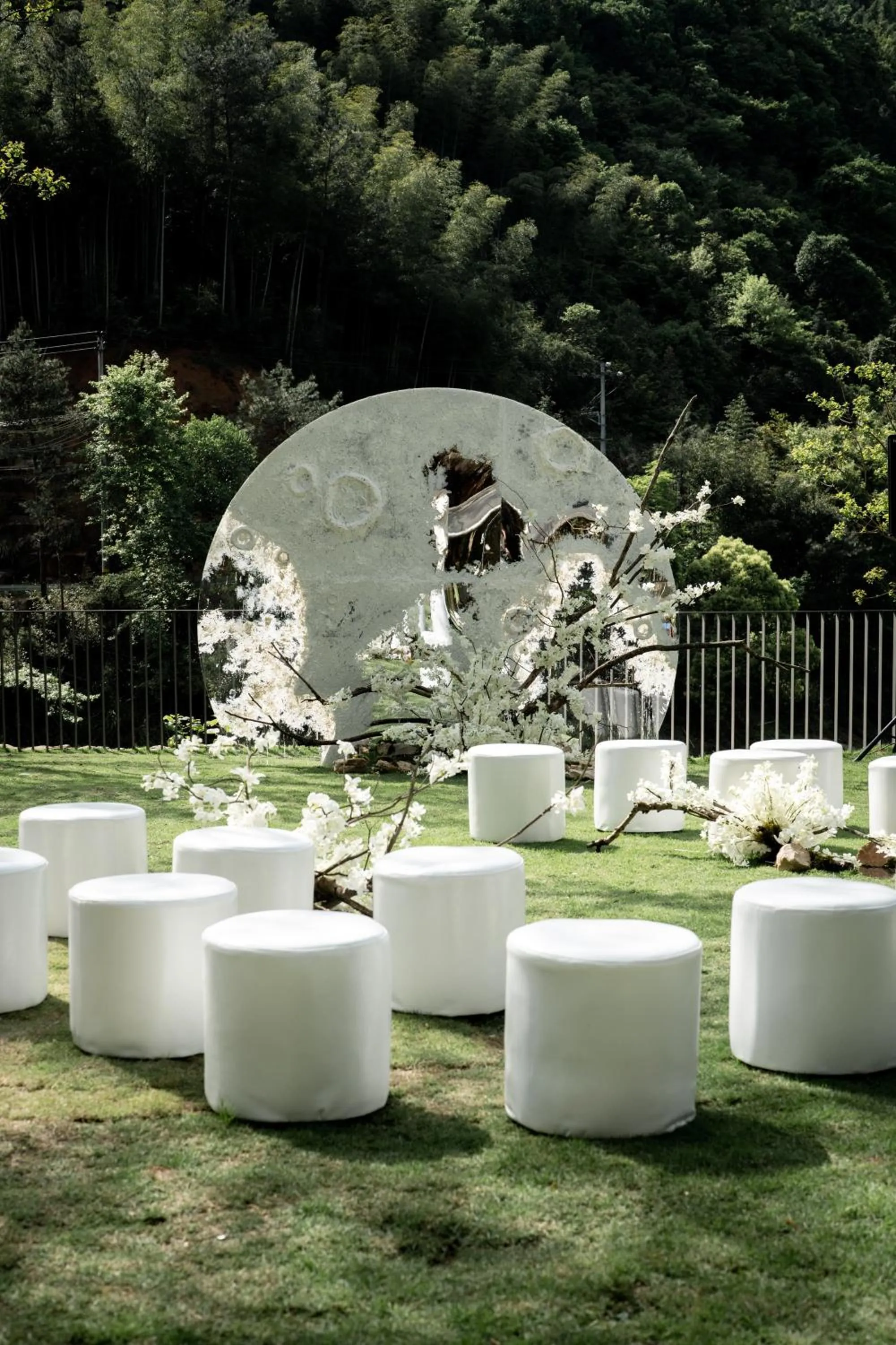 Spring in Yakamoz Qianchuan Hotel